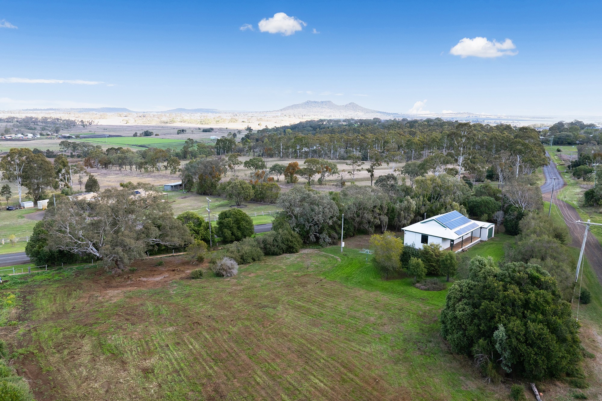 8 Magpie Lane, Gowrie Junction, QLD 4352