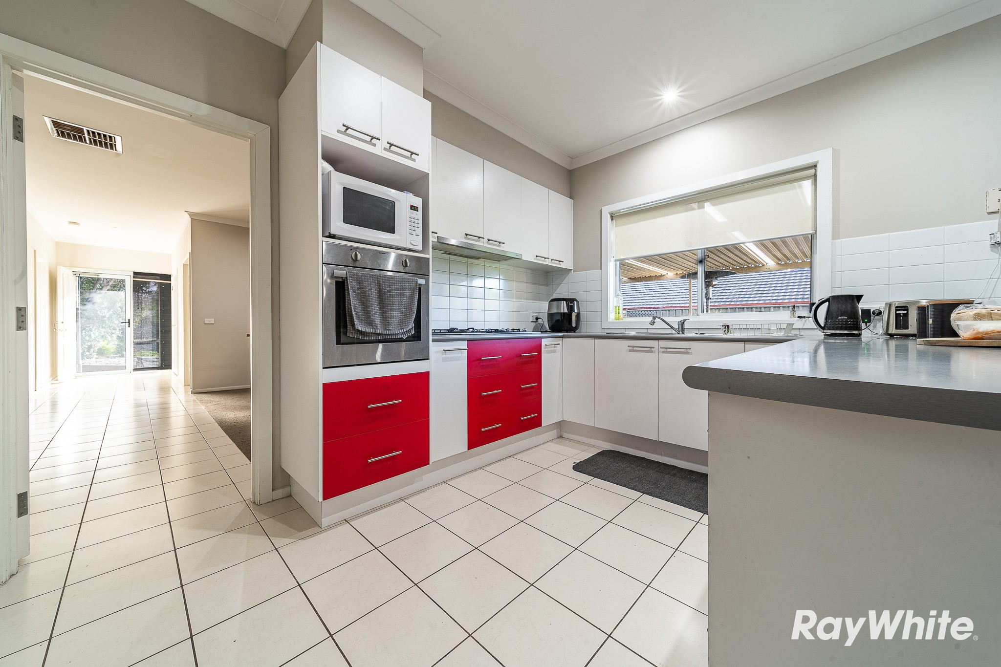 8 Emerald Avenue, White Hills, VIC 3550