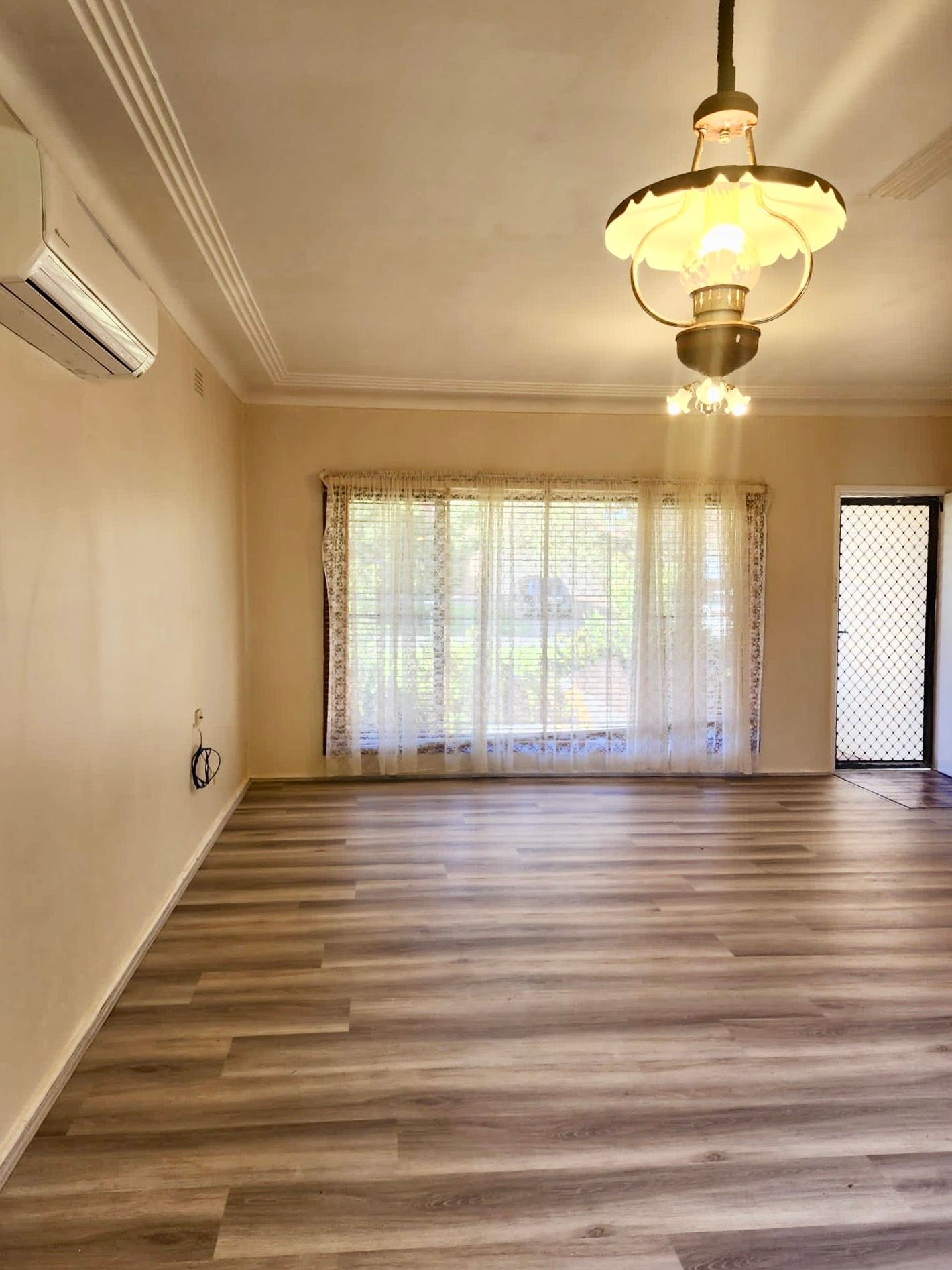 8 CALEDONIA Crescent, Peakhurst, NSW 2210