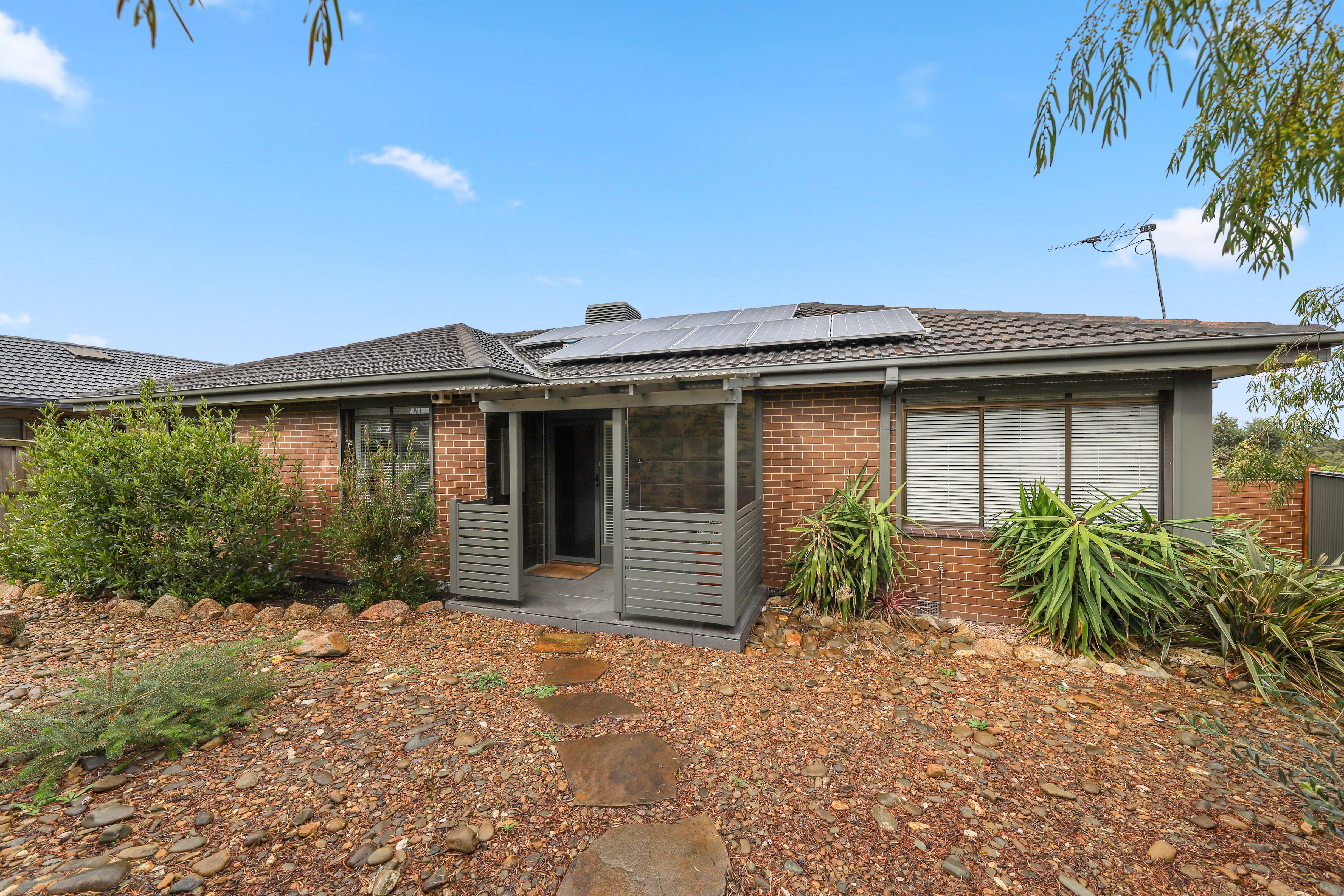 13 Rawdon Hill Drive, Dandenong North VIC 3175