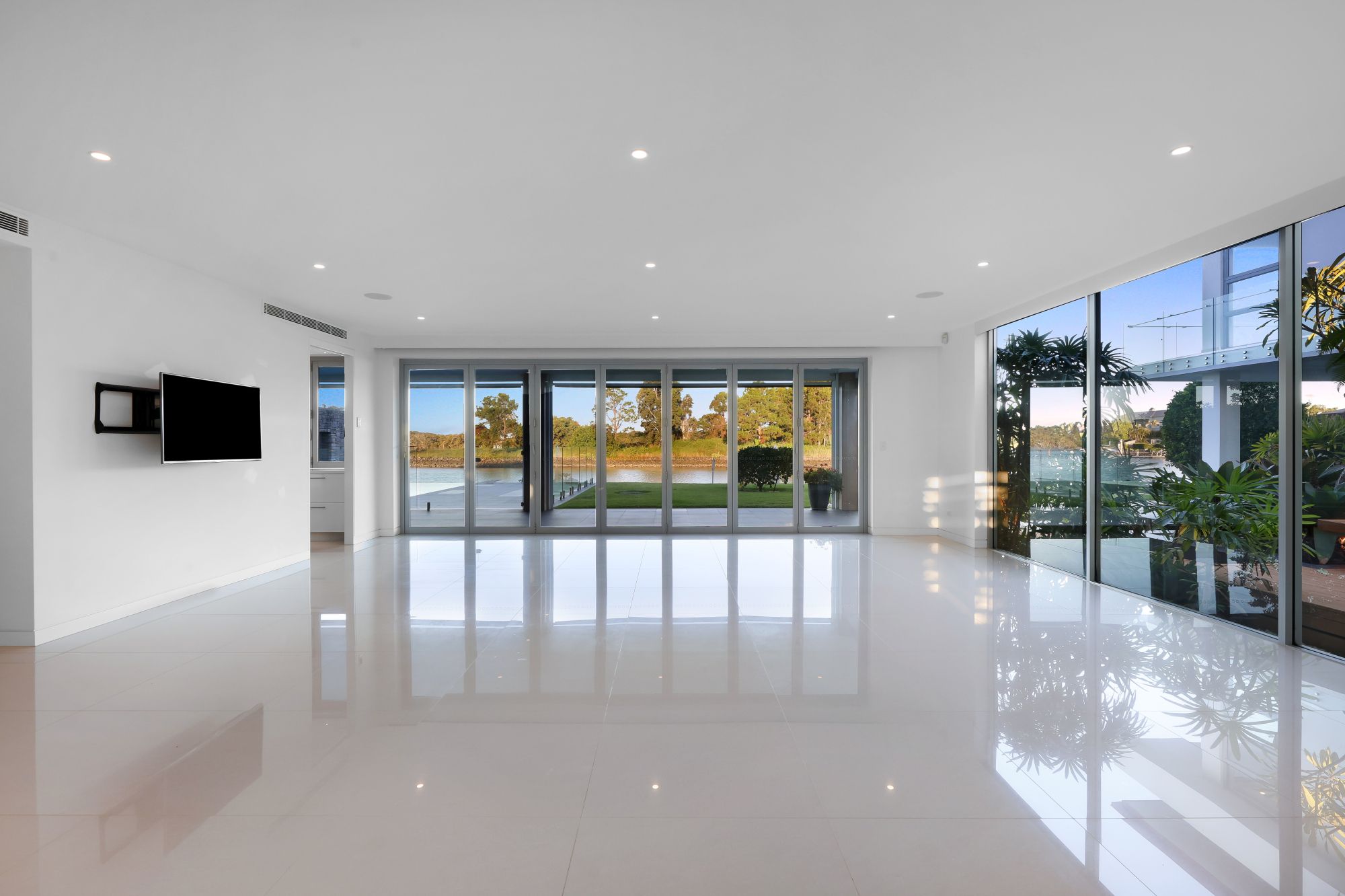 2102 The Circle — photo 13 of 24