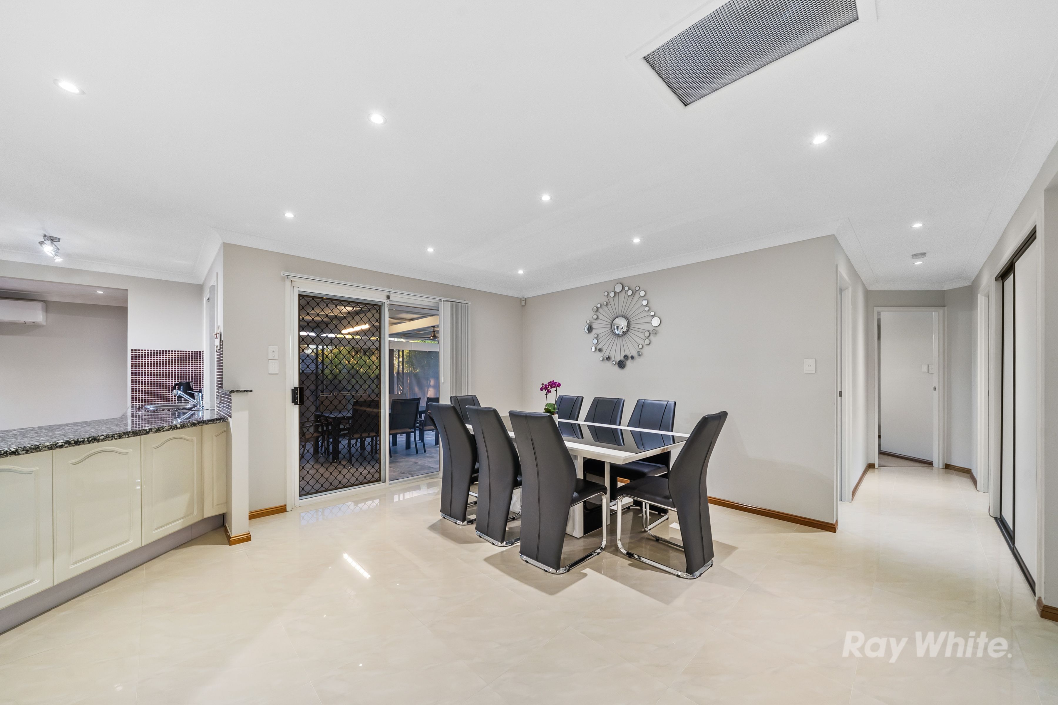 14 Fromelles Court — photo 10 of 22