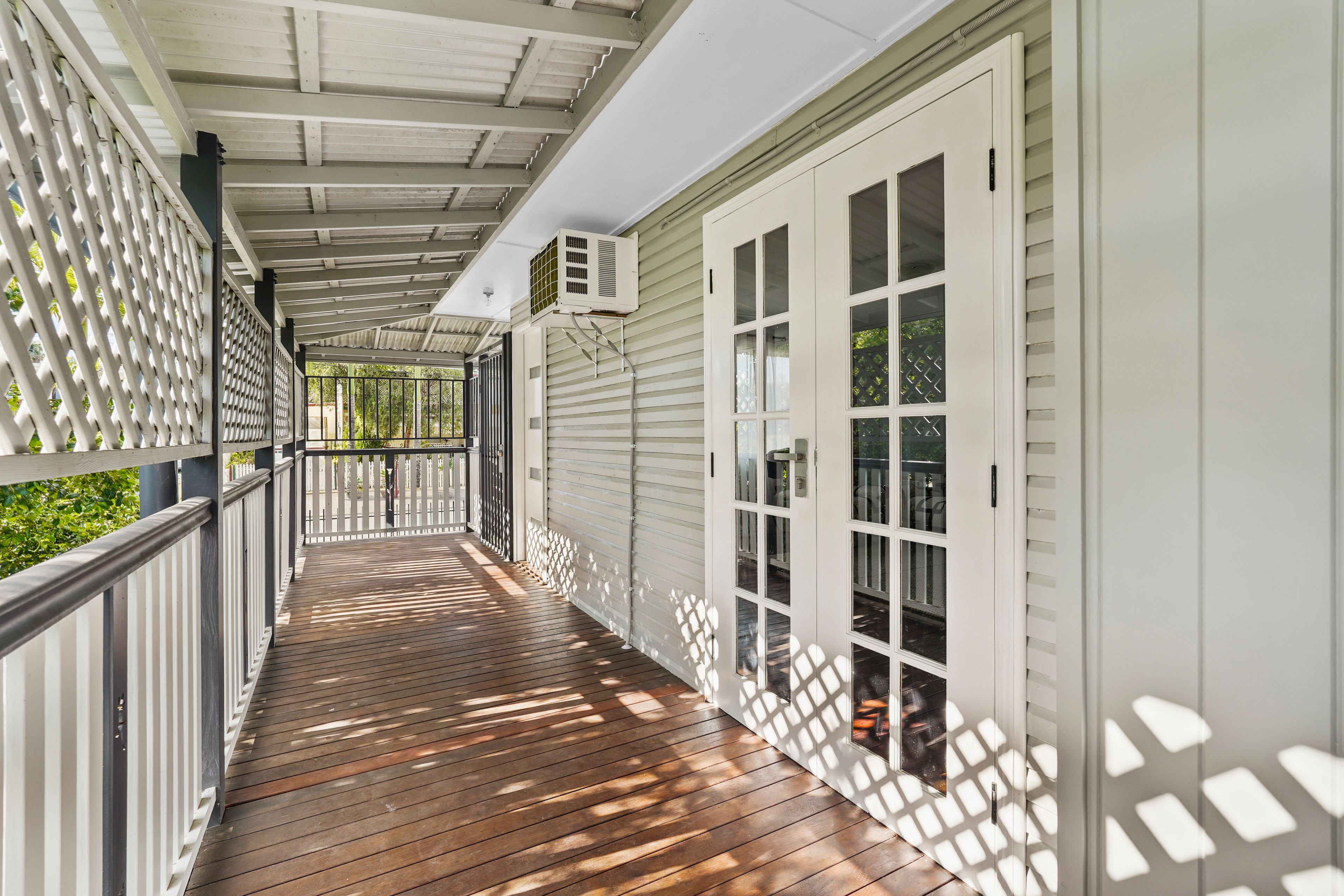 4 Oakland Avenue — photo 10 of 18