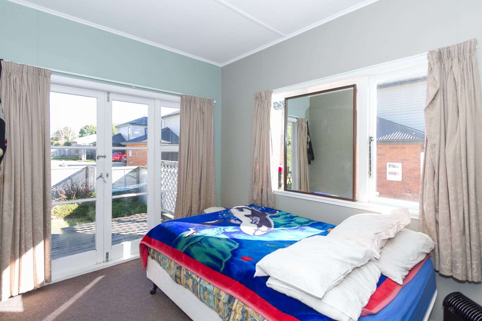 221 Fox Street photo 5