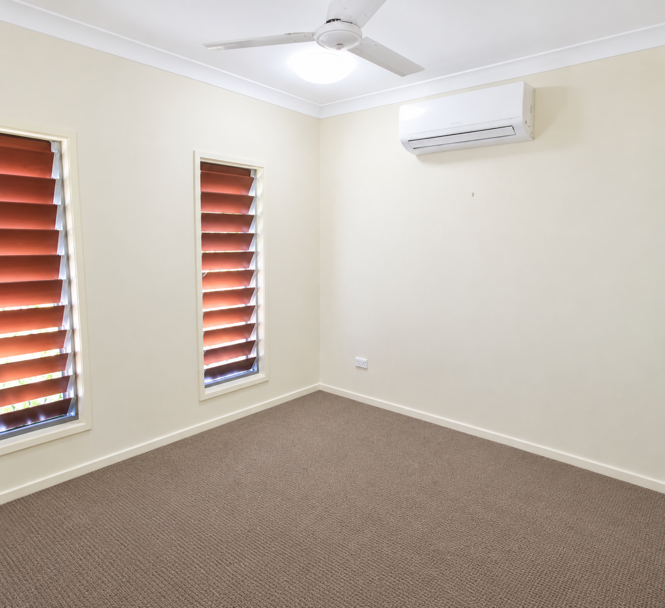 14 Corang Way — photo 7 of 8