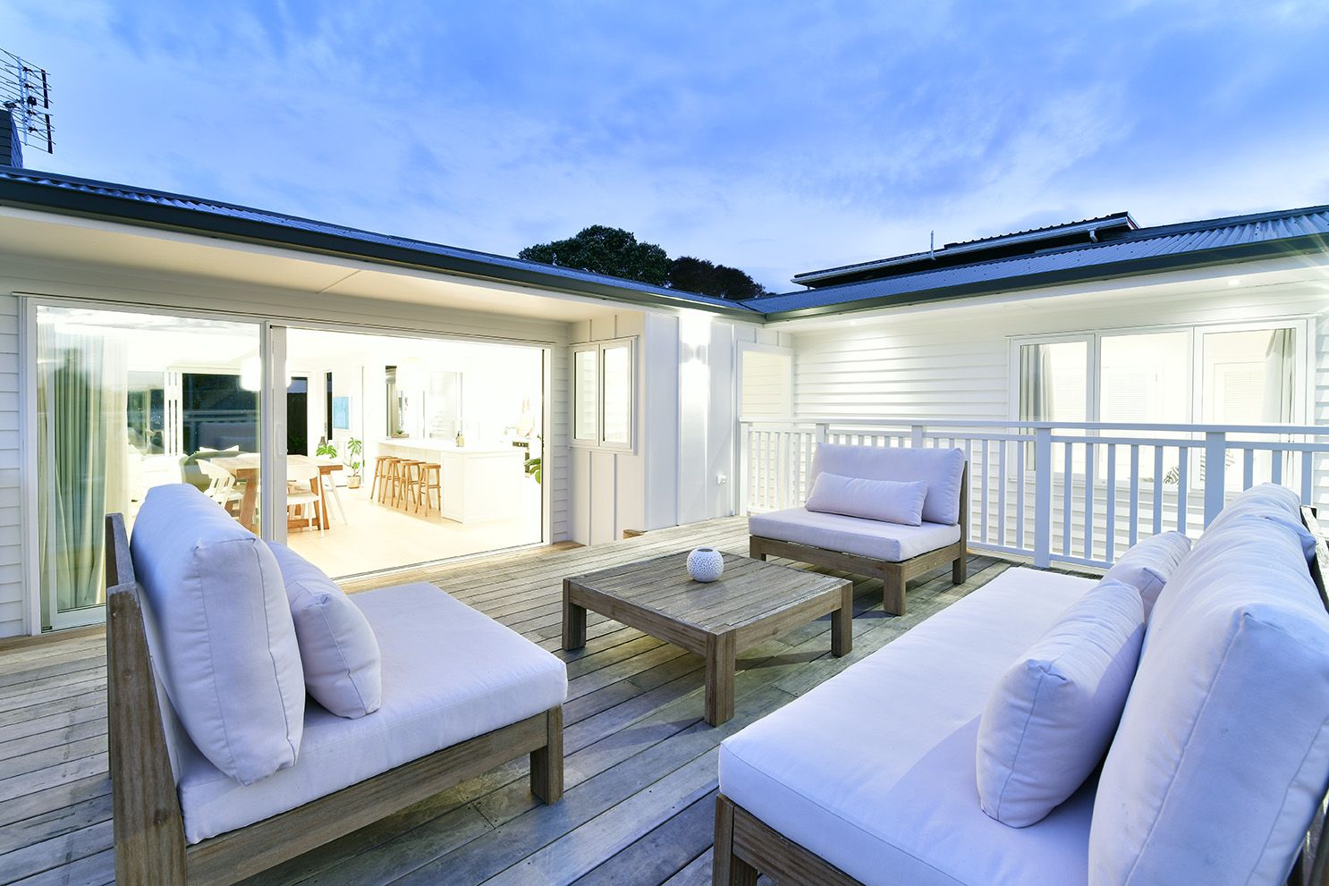 2/15 Raines Avenue, Forrest Hill, North Shore City