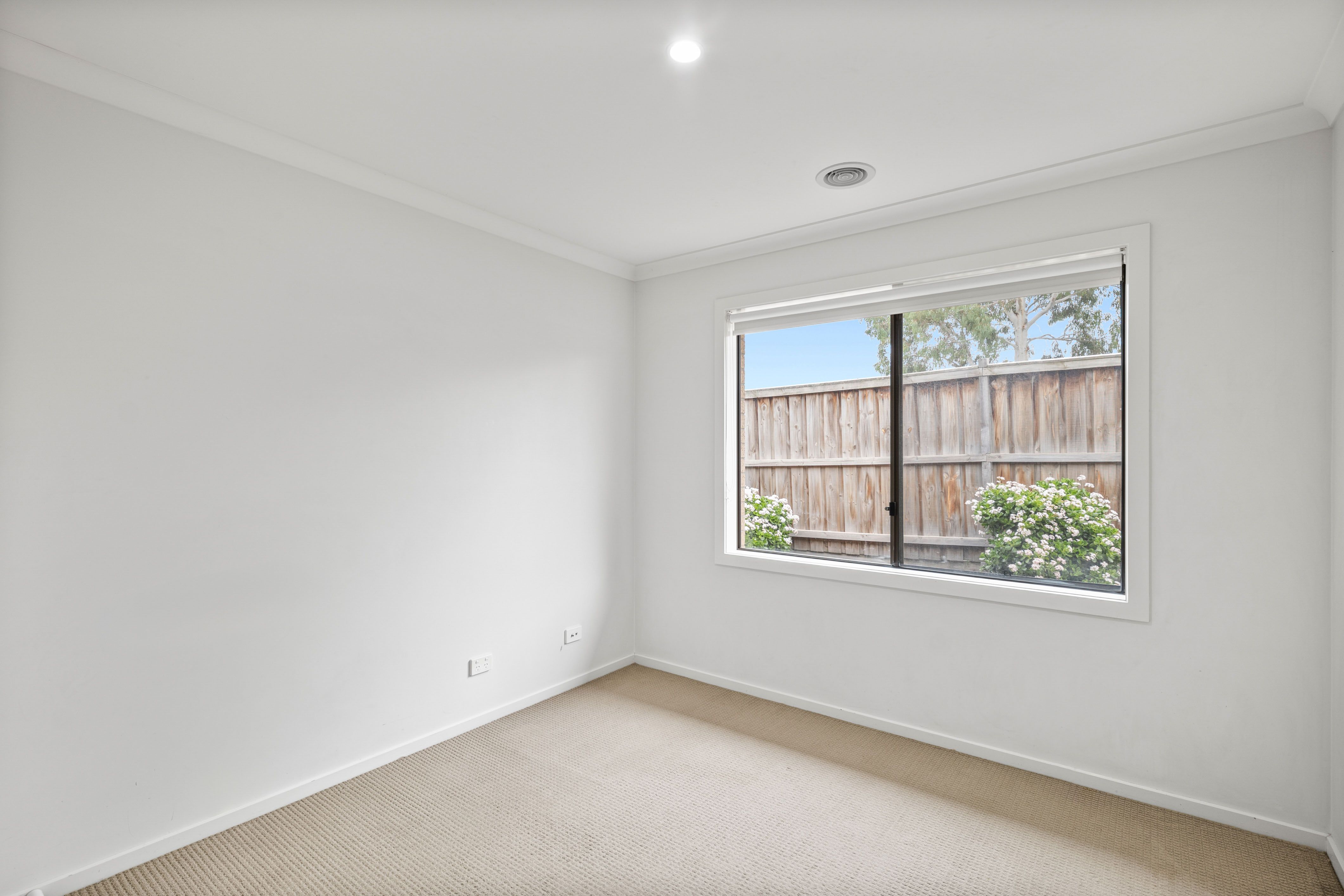38 Eynesbury View — photo 11 of 12