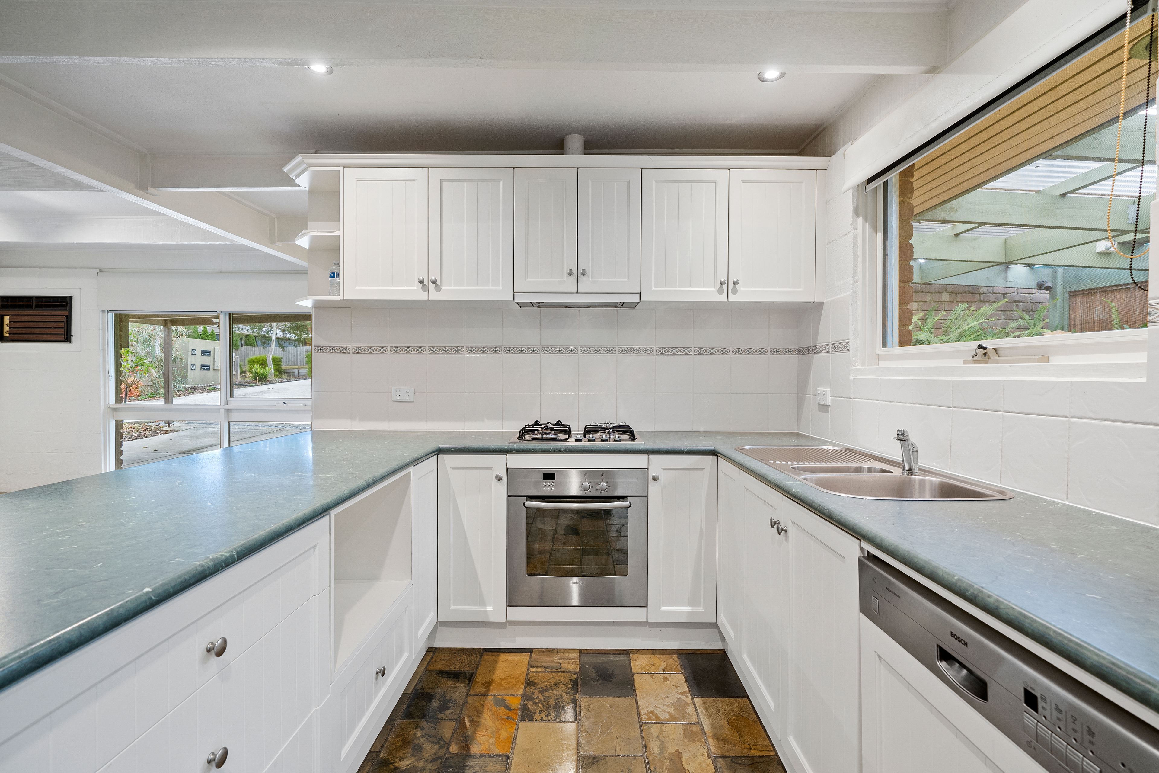 18 Grant Drive, Bayswater North, VIC 3153