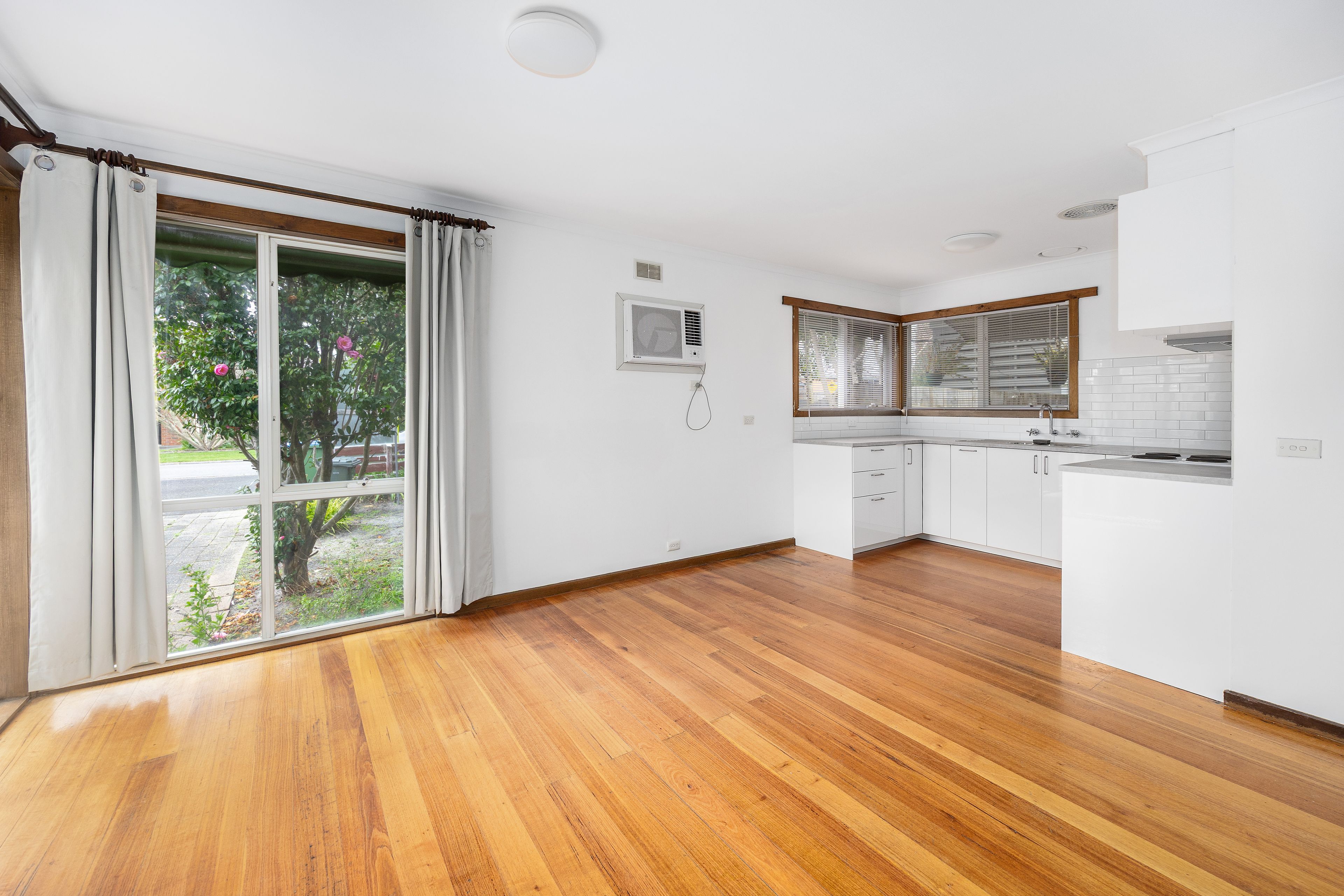 154 Seventh Avenue — photo 3 of 15