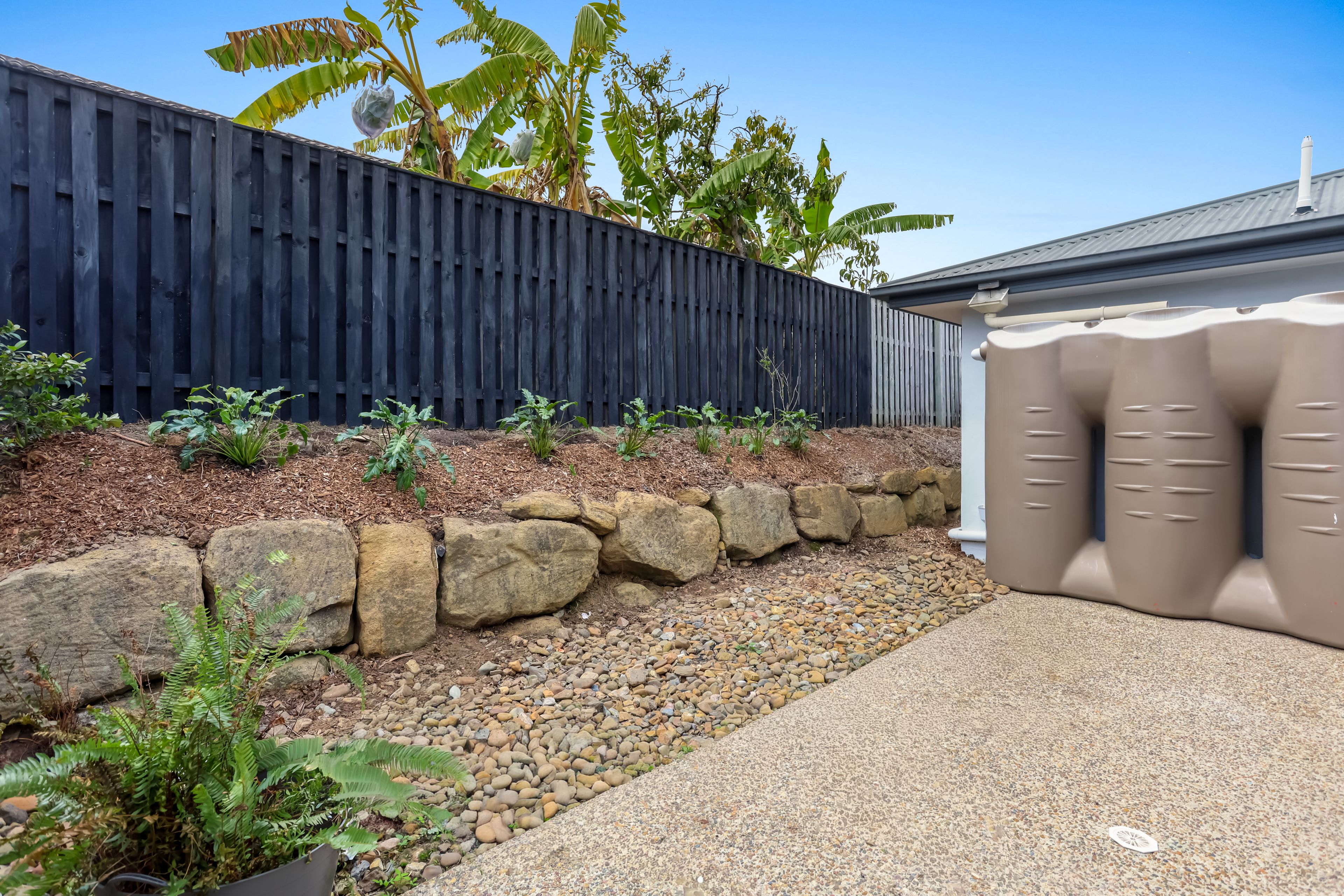 2/86 Wunburra Circle — photo 14 of 18