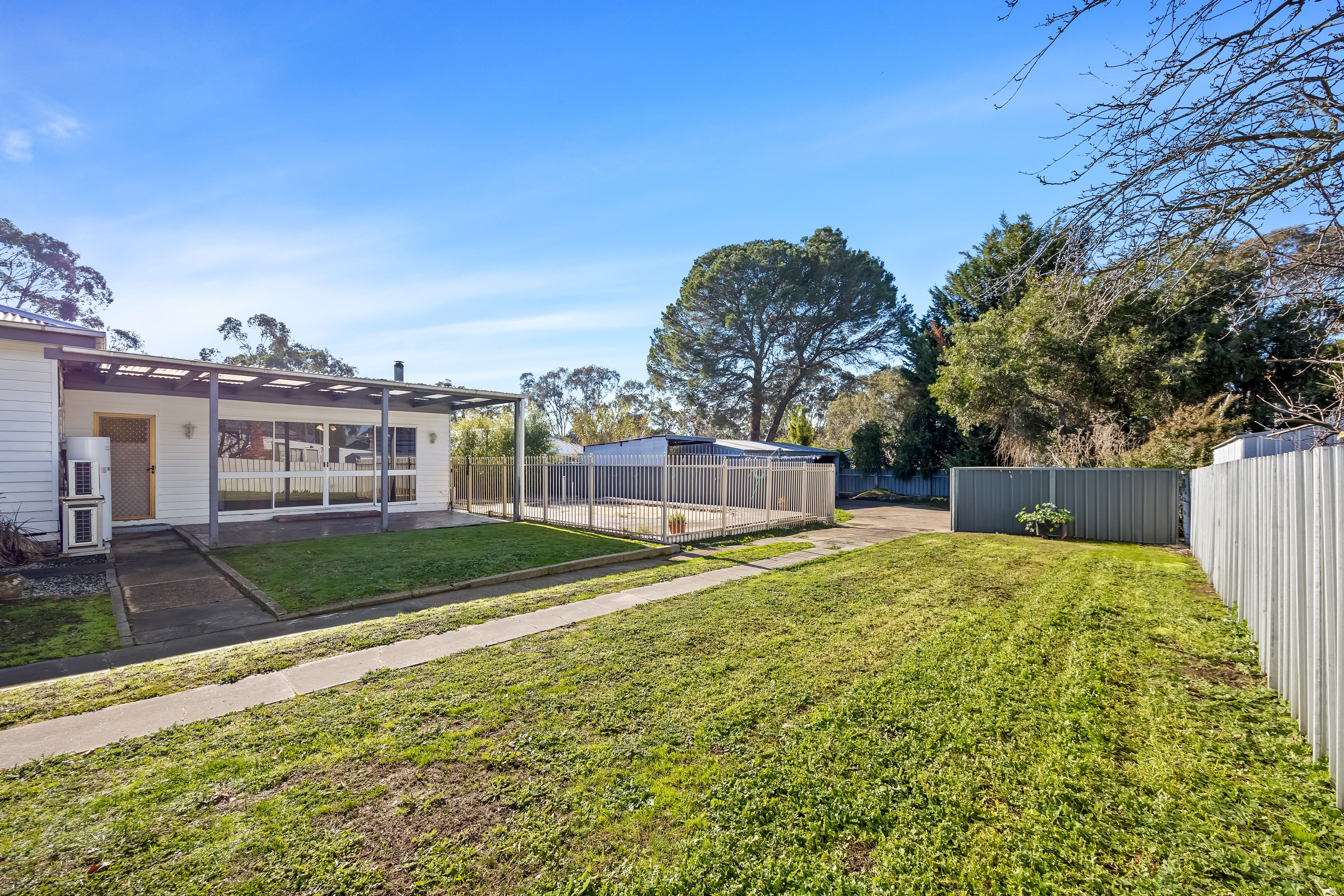 18 Acacia Avenue — photo 19 of 23