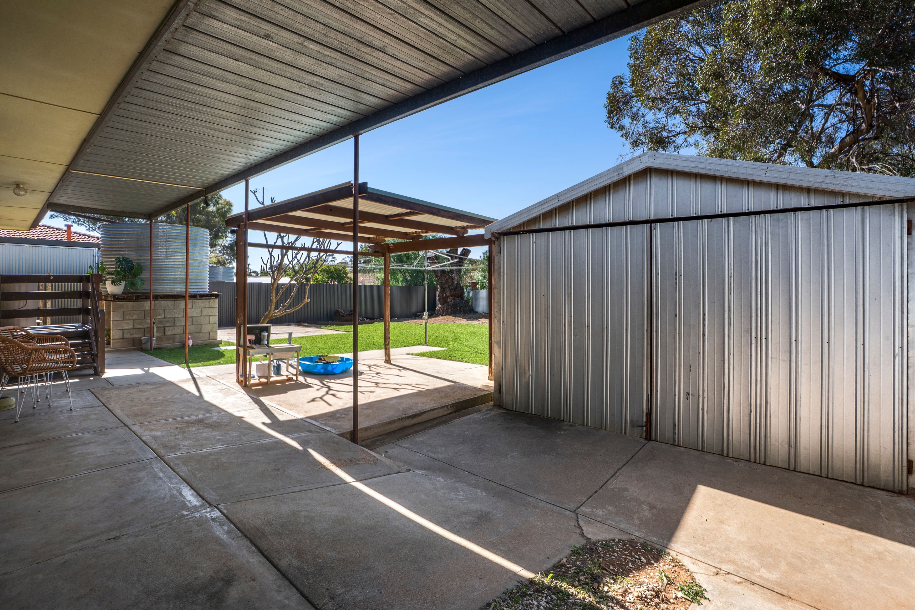 4 Bahnisch Avenue — photo 10 of 10