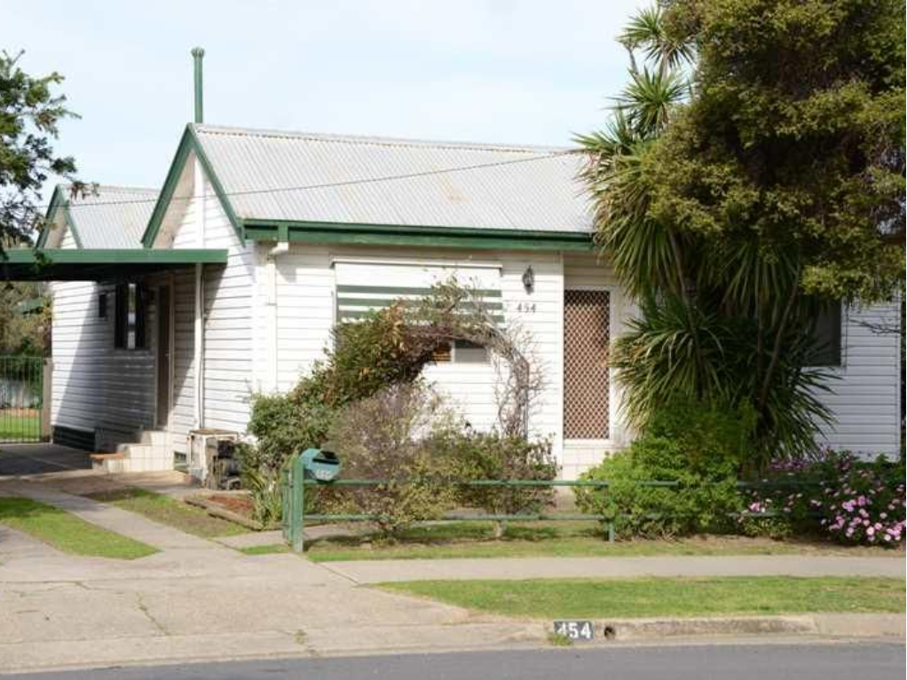 454 Prune Street — photo from Ray White Albury Central