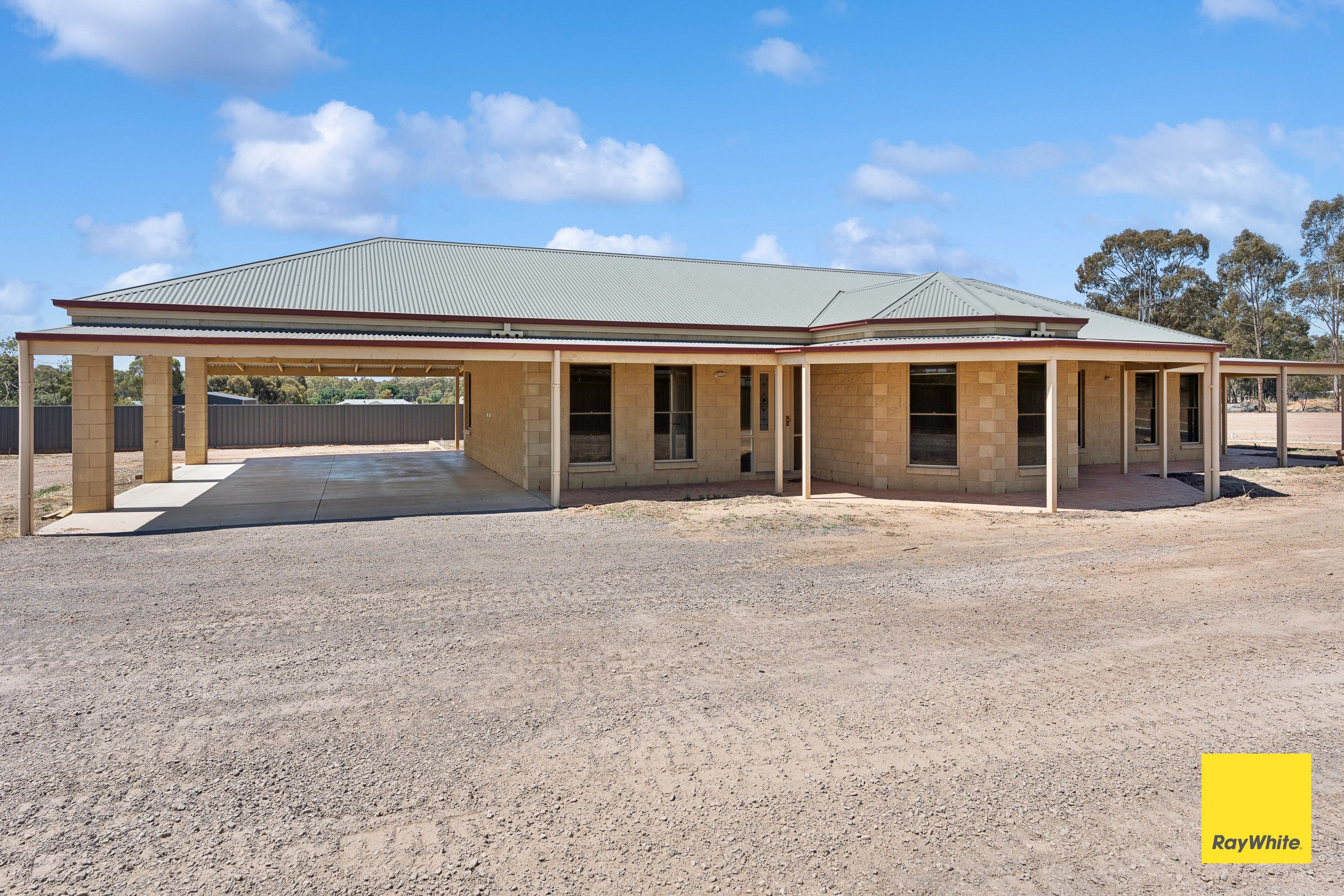3 Wallawa Place, Huntly, VIC 3551