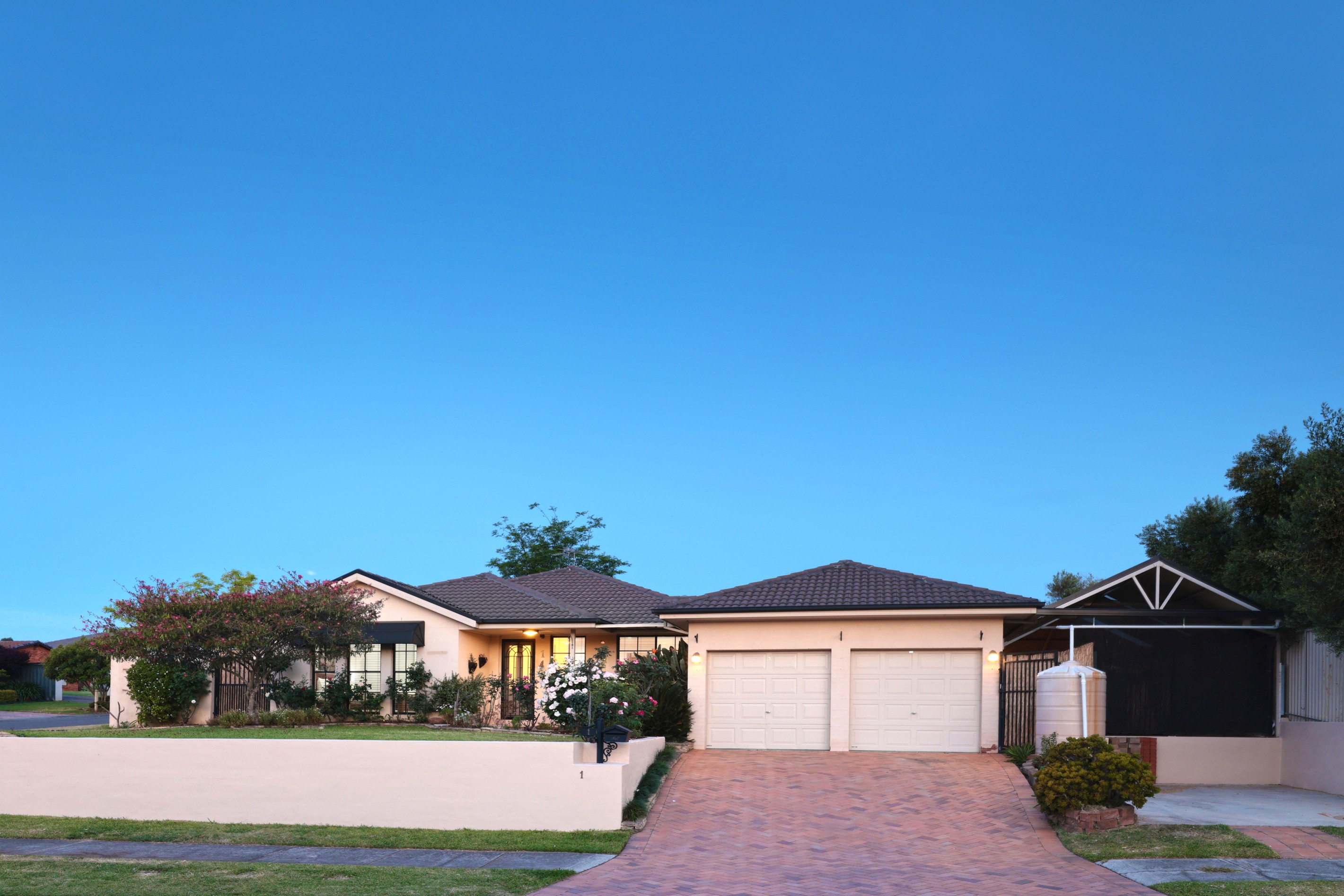 1 Sandalwood Close, Casula, NSW 2170