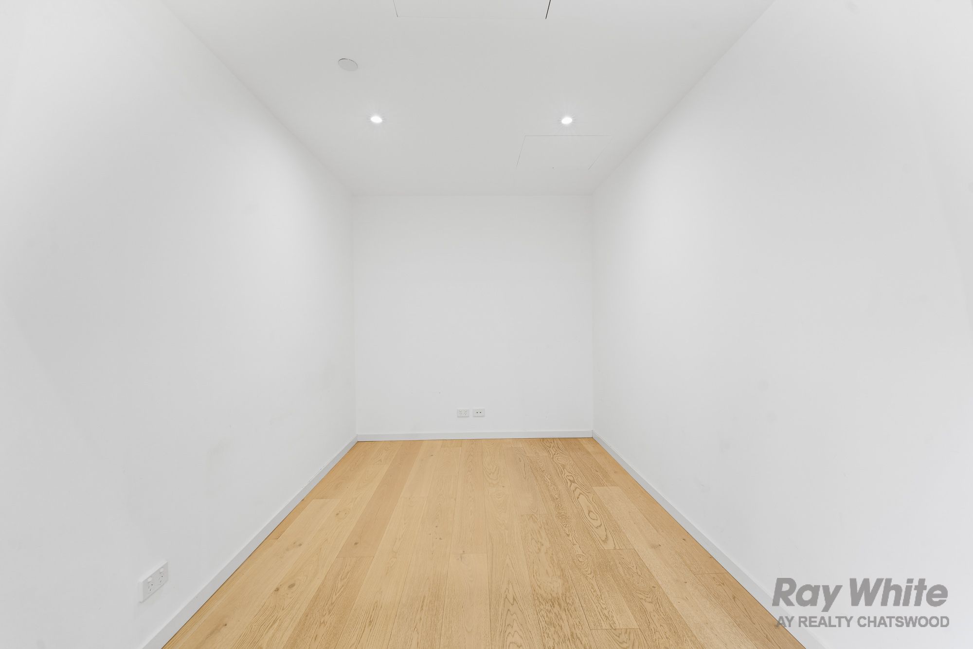 217/30 Anderson Street — photo 6 of 7