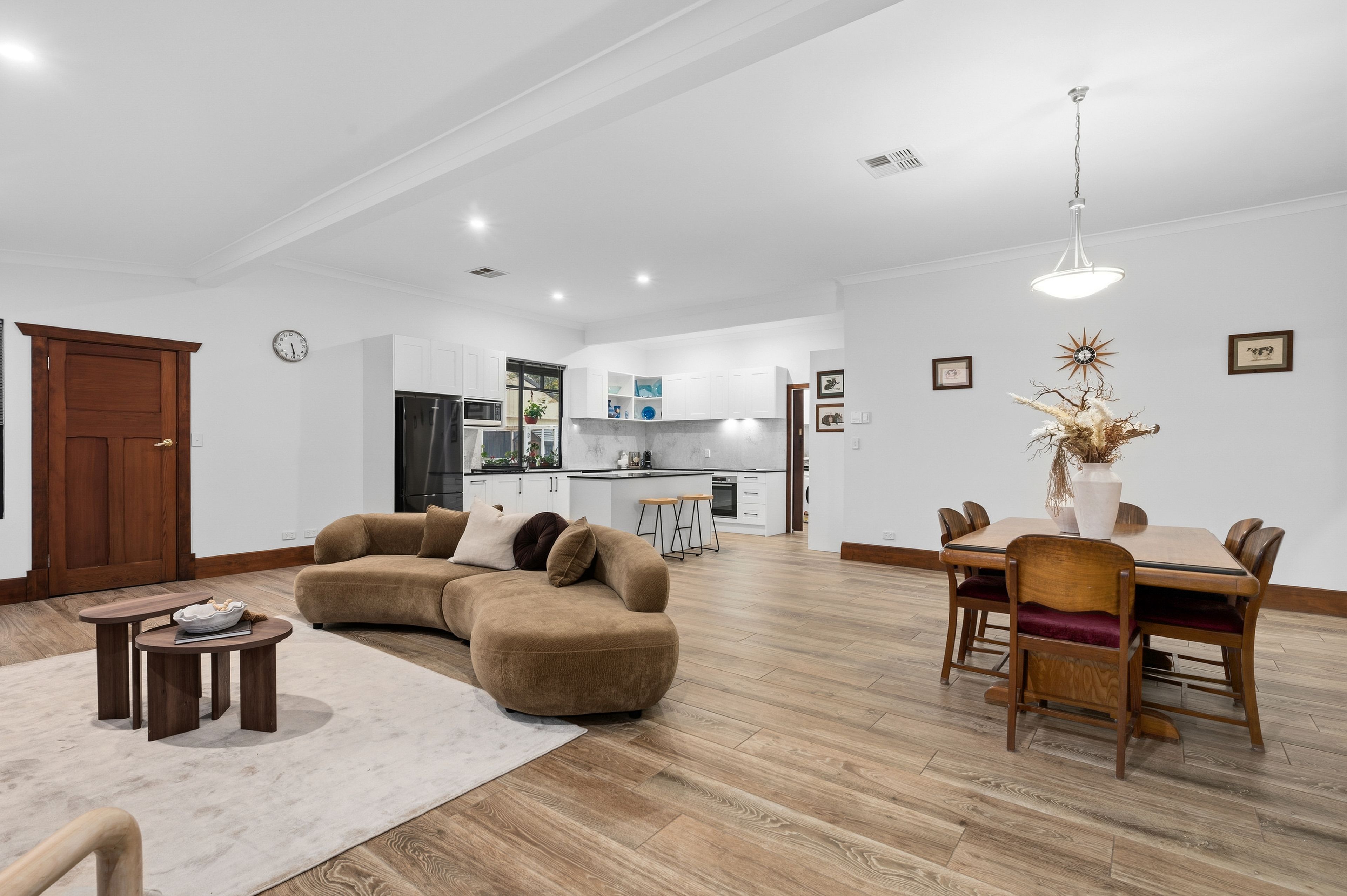 15 Roslyn Street — photo 4 of 30