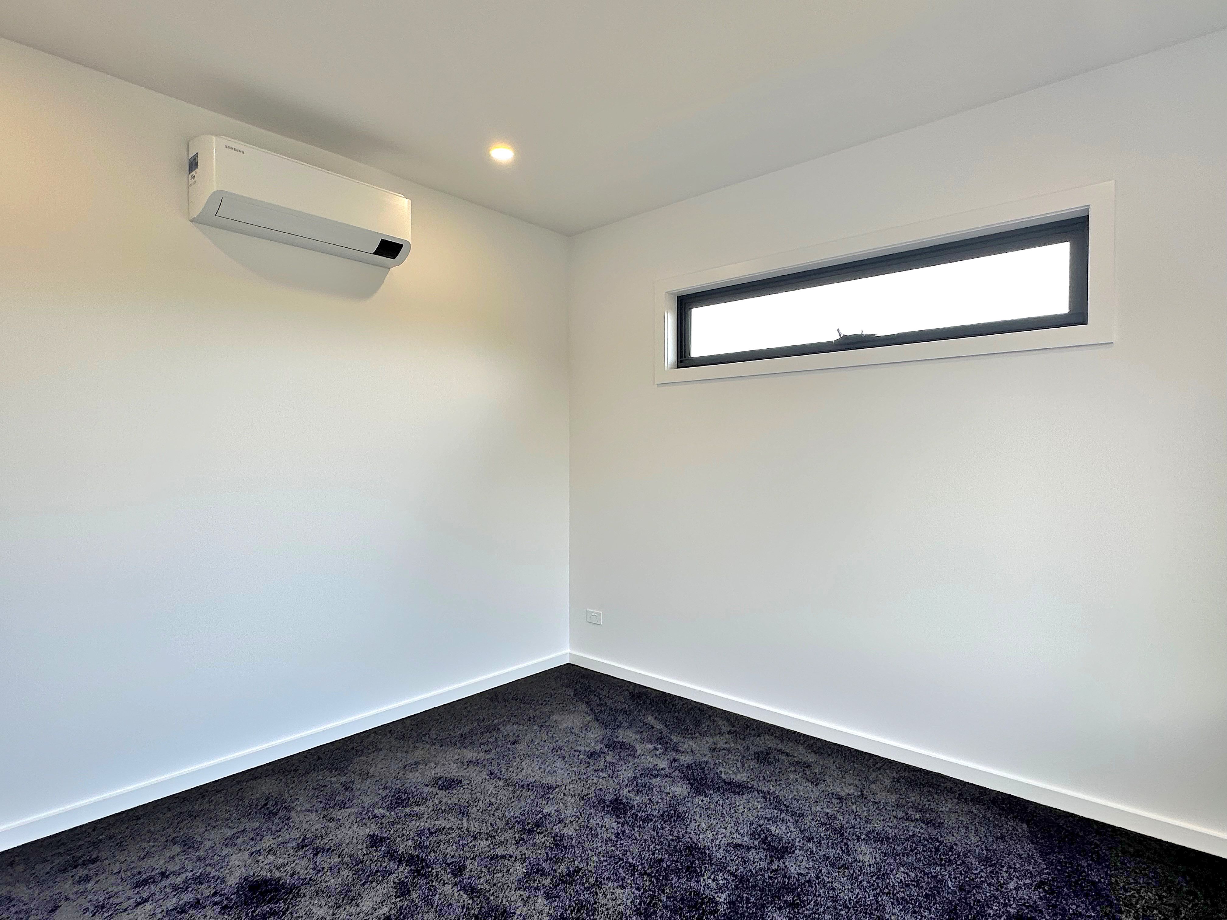 1/40 Eisenhower Street — photo 8 of 12