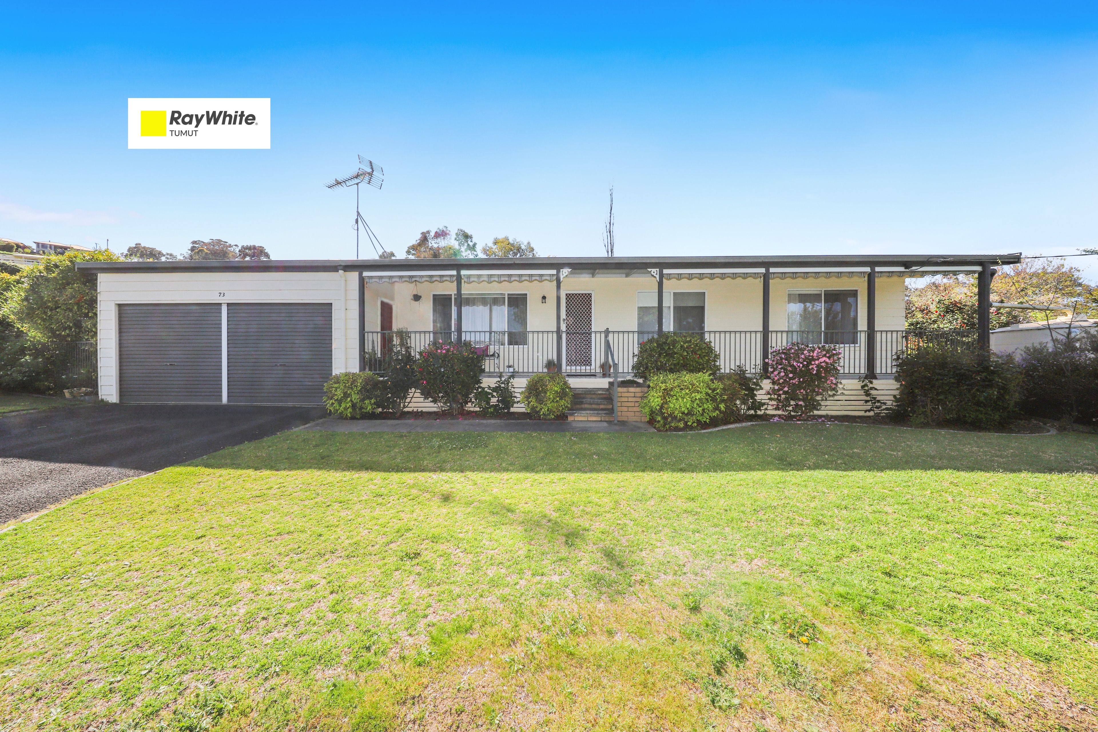 73 Fairway Drive, Tumut NSW 2720