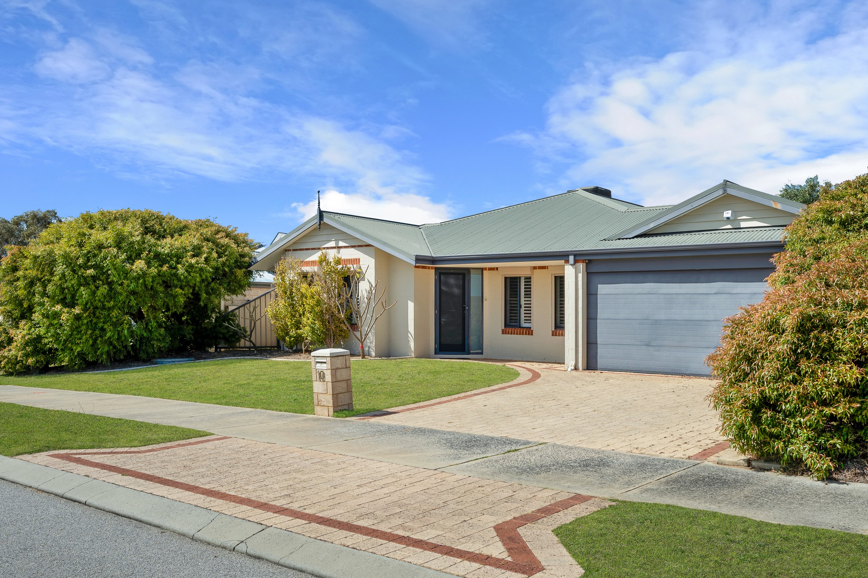 10 Hortonia Avenue, Secret Harbour, WA 6173