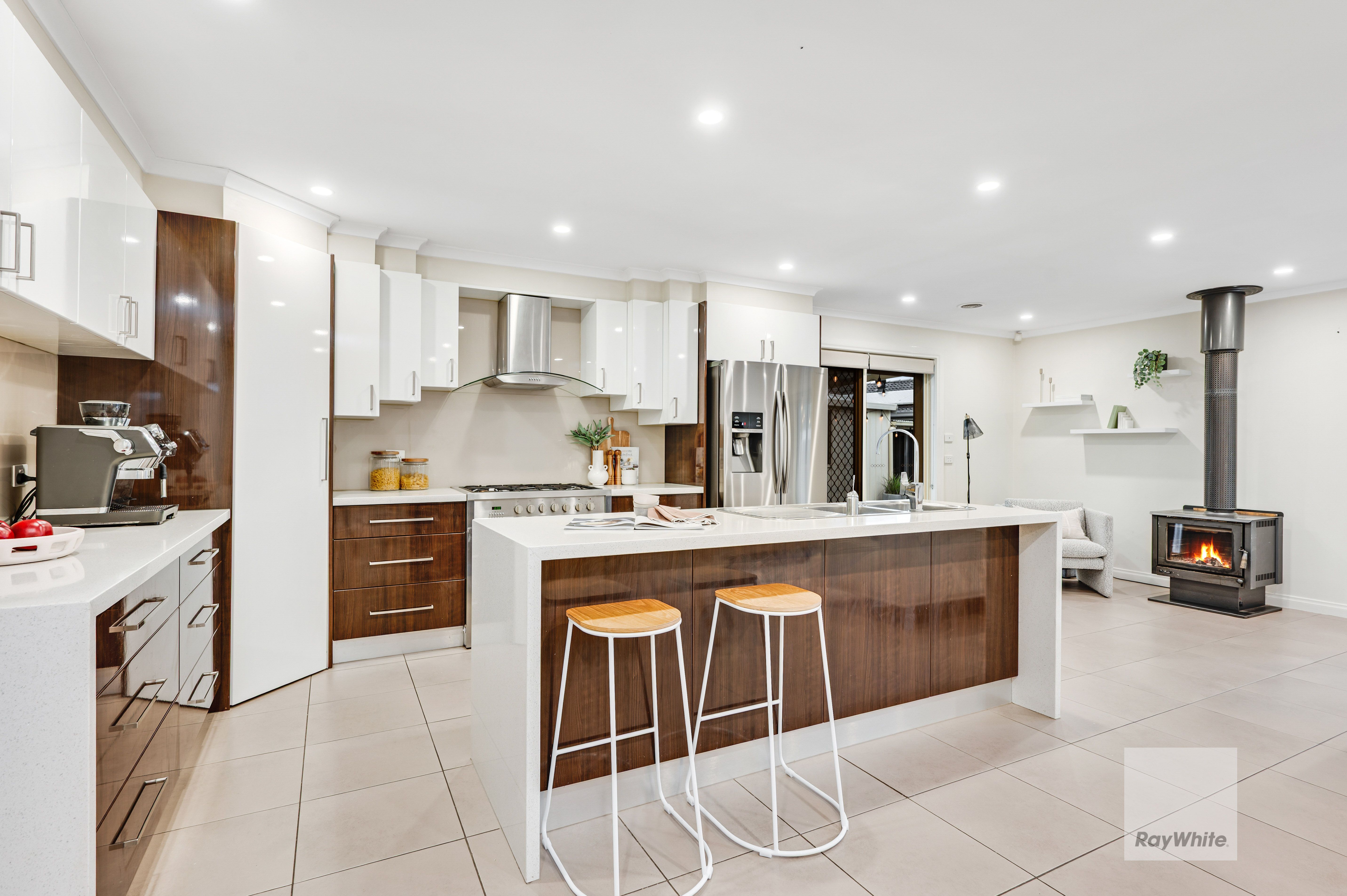 6 Sutton Close — photo 12 of 30