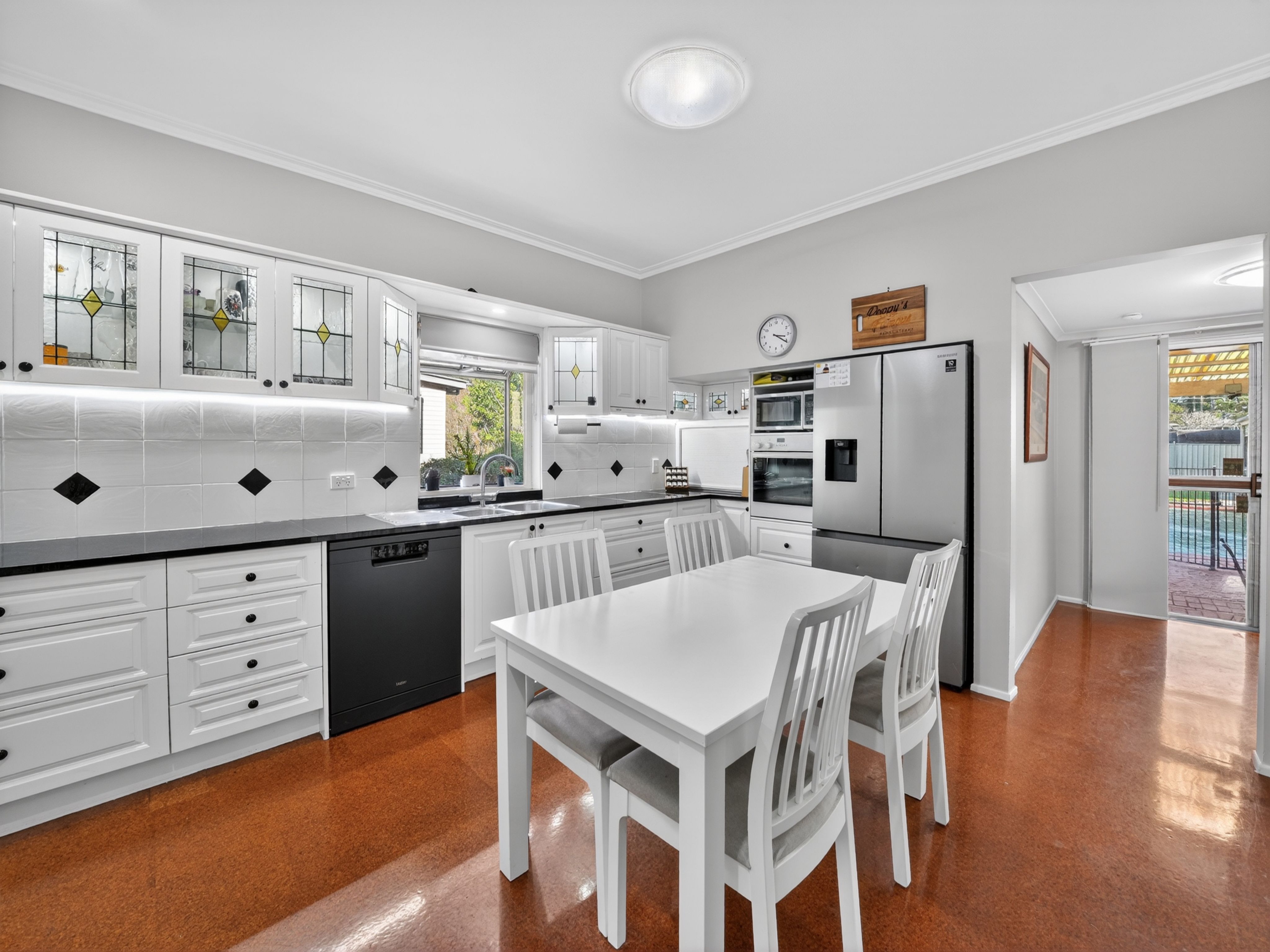 25 Hellen Street — photo 8 of 24