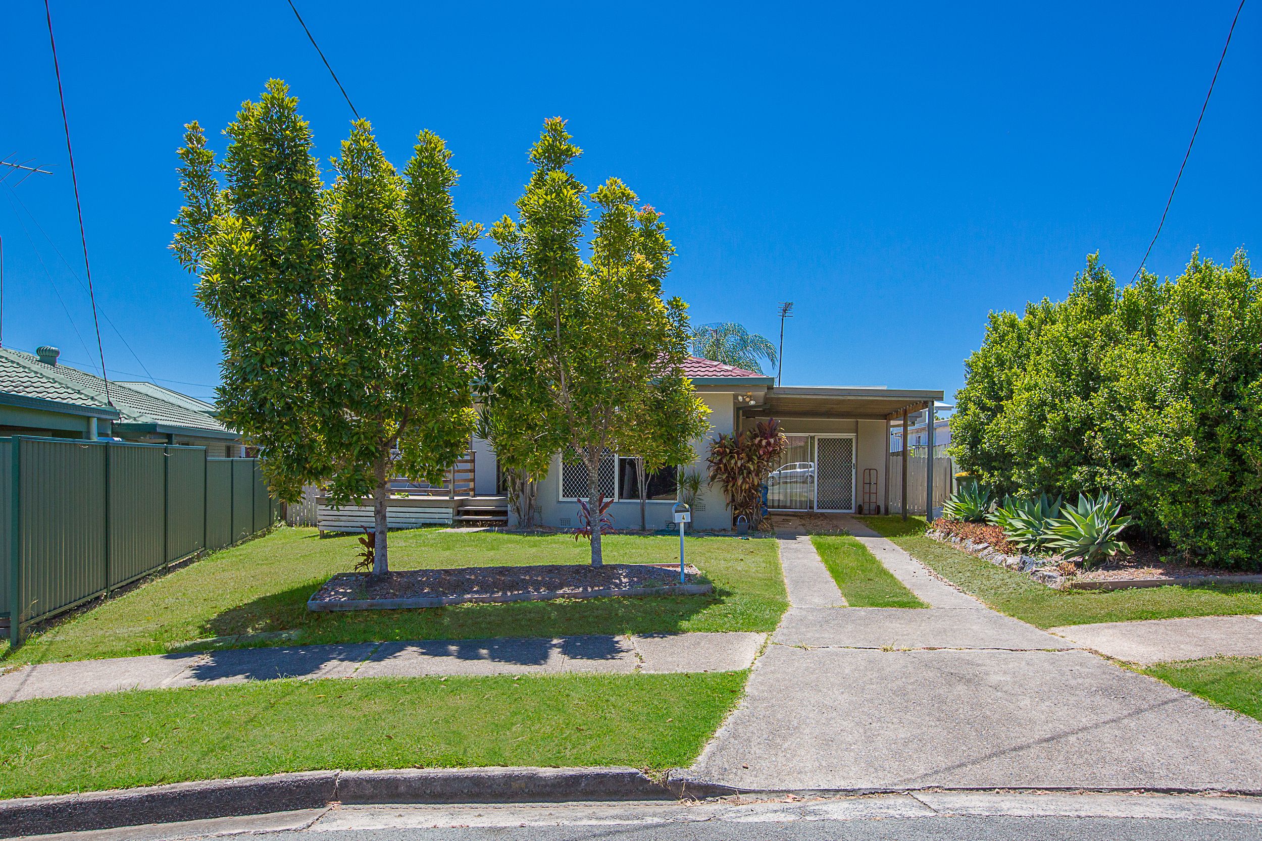 4 Dandar Drive, Southport, QLD 4215