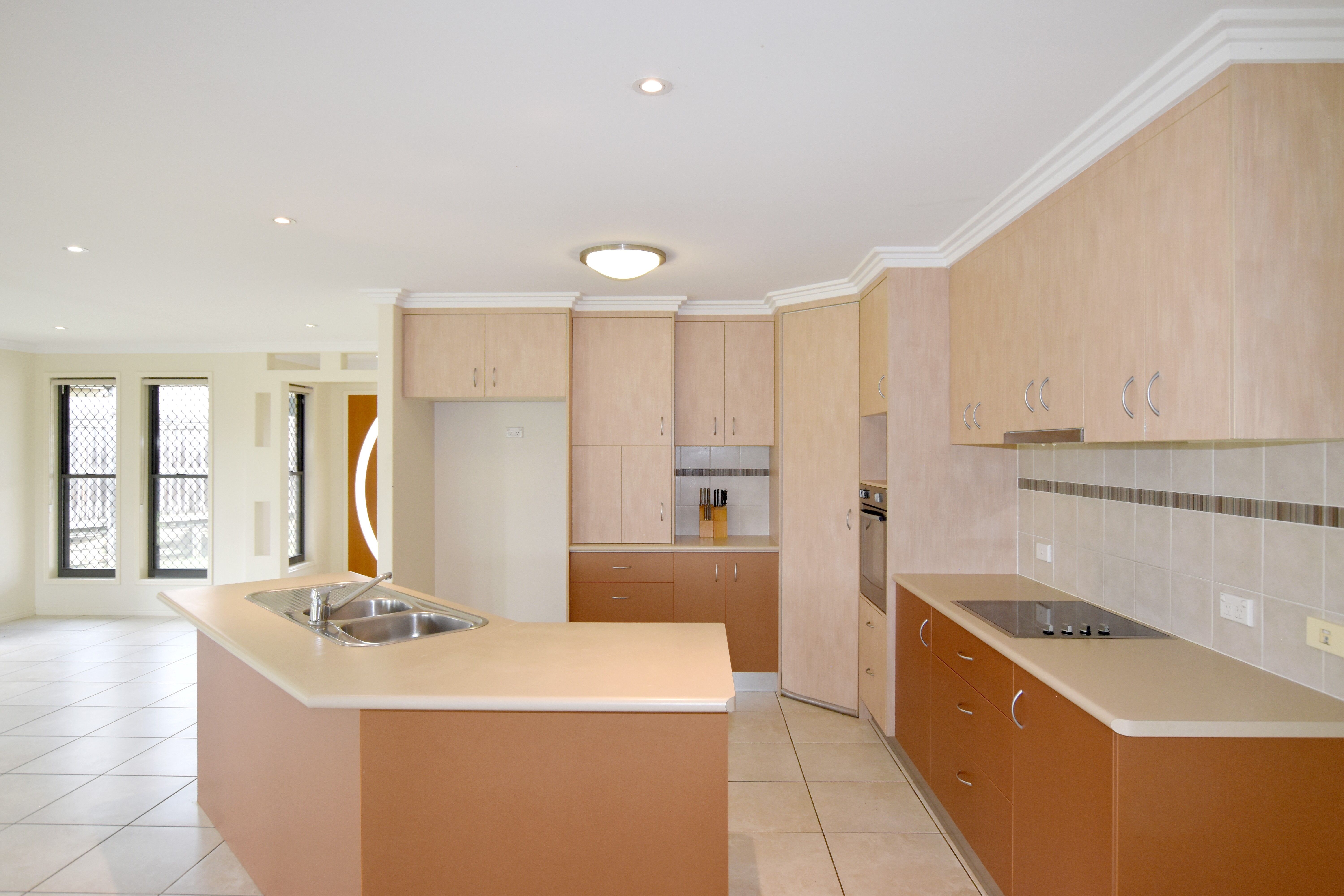 5 Christian Court, Glen Eden, QLD 4680