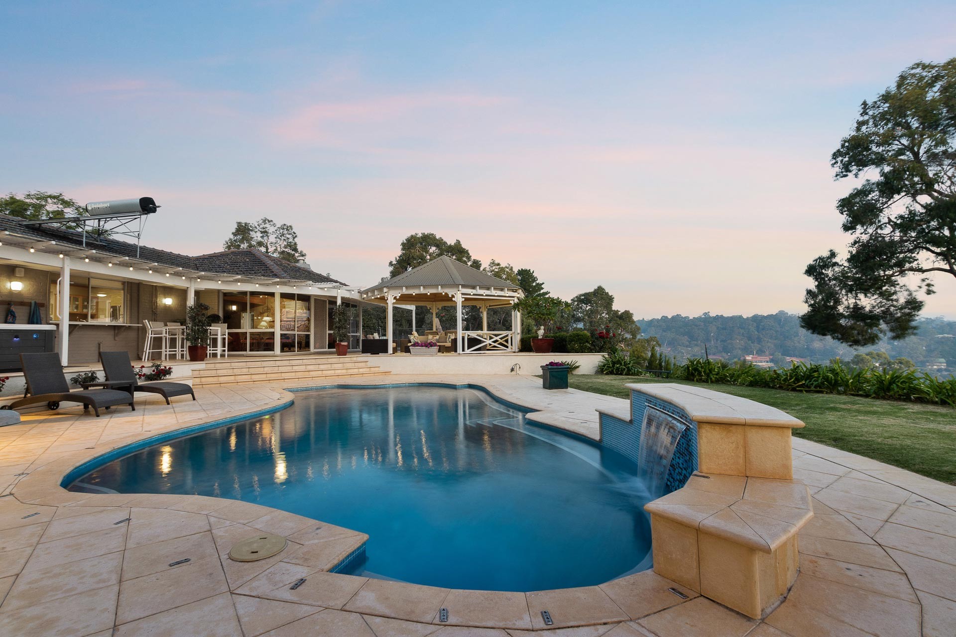 33 Farrant Street, Gooseberry Hill, WA 6076