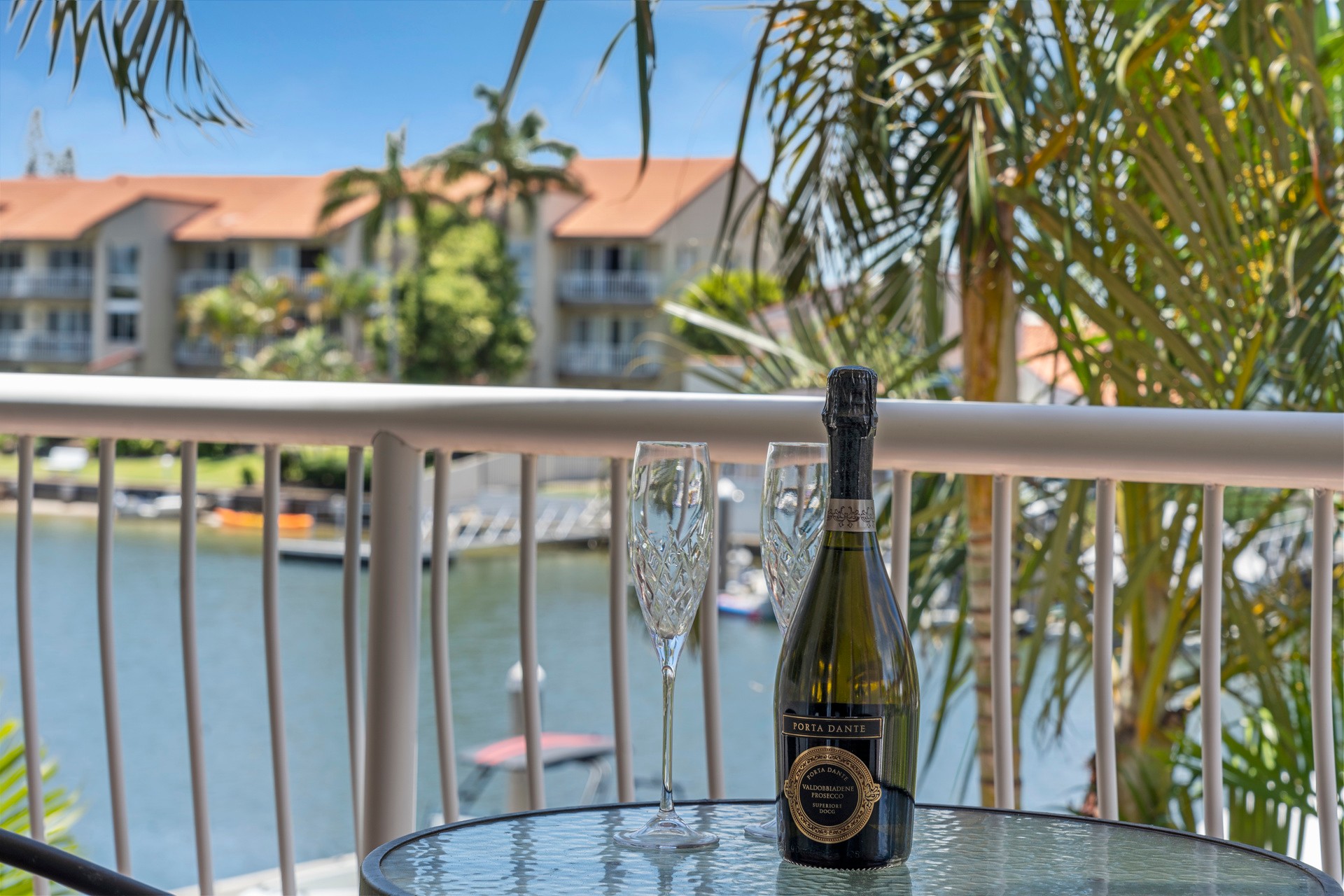 7/20 Canal Avenue, Runaway Bay, QLD 4216