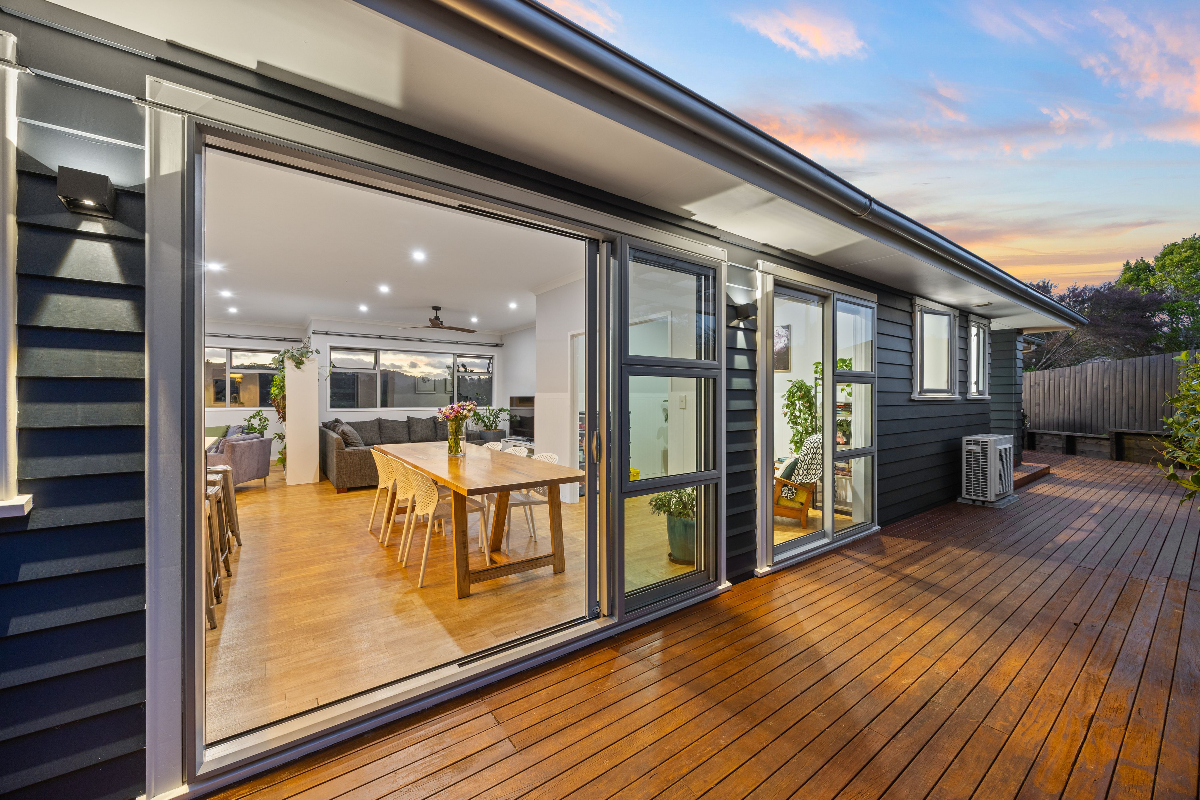 101 Waitakere Road, Waitakere, Waitakere City