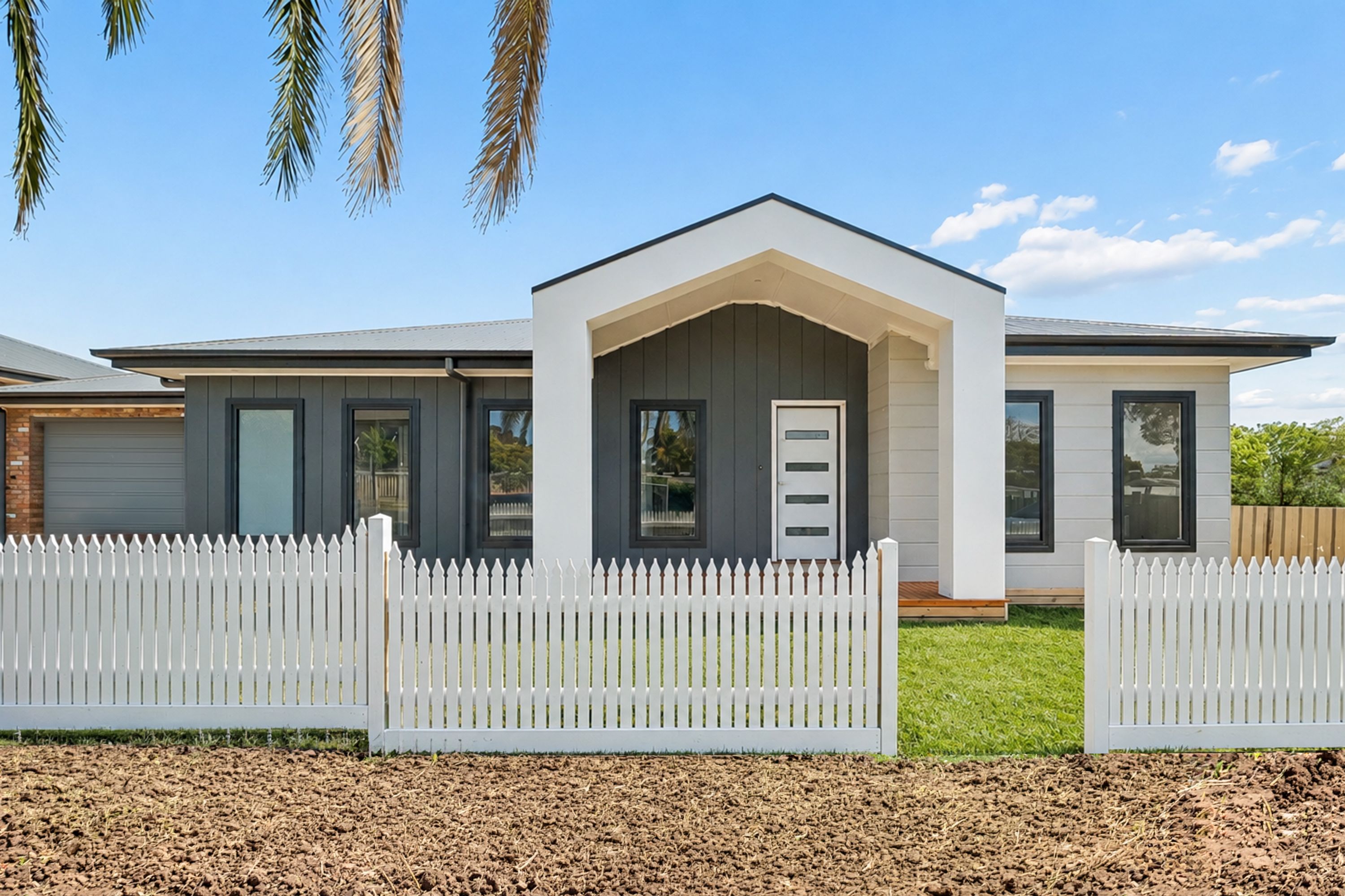2/10 Phillips Street — photo from Ray White Tatura