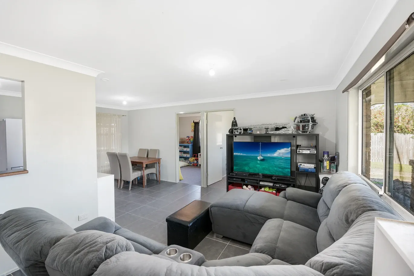 8 Suncrest Court — photo 3 of 11