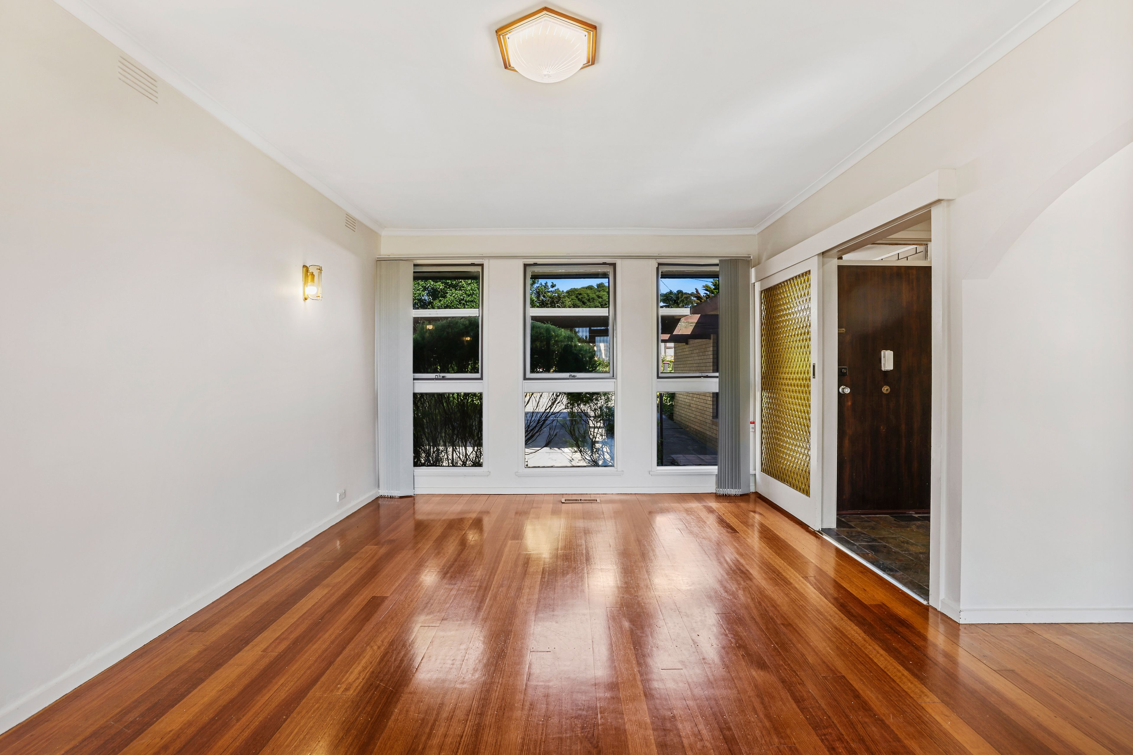 4 Crestmont Drive — photo 3 of 10