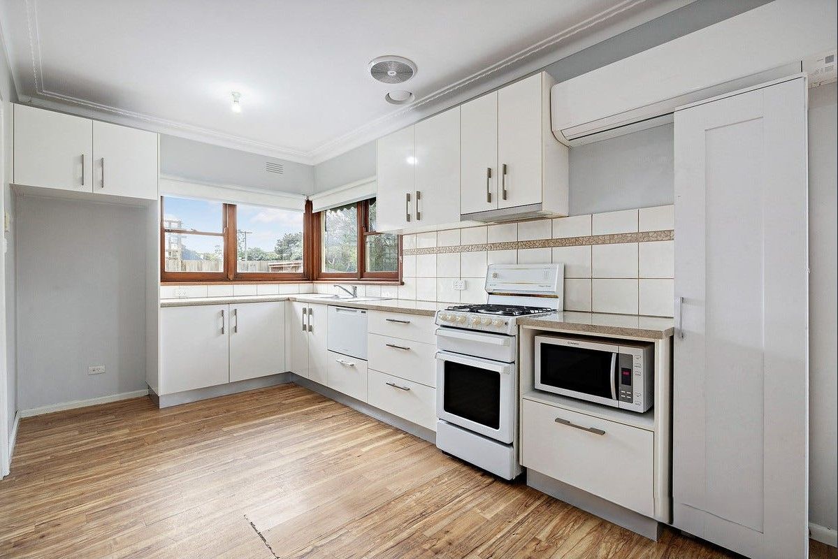 70 Ninth Avenue, Rosebud VIC 3939