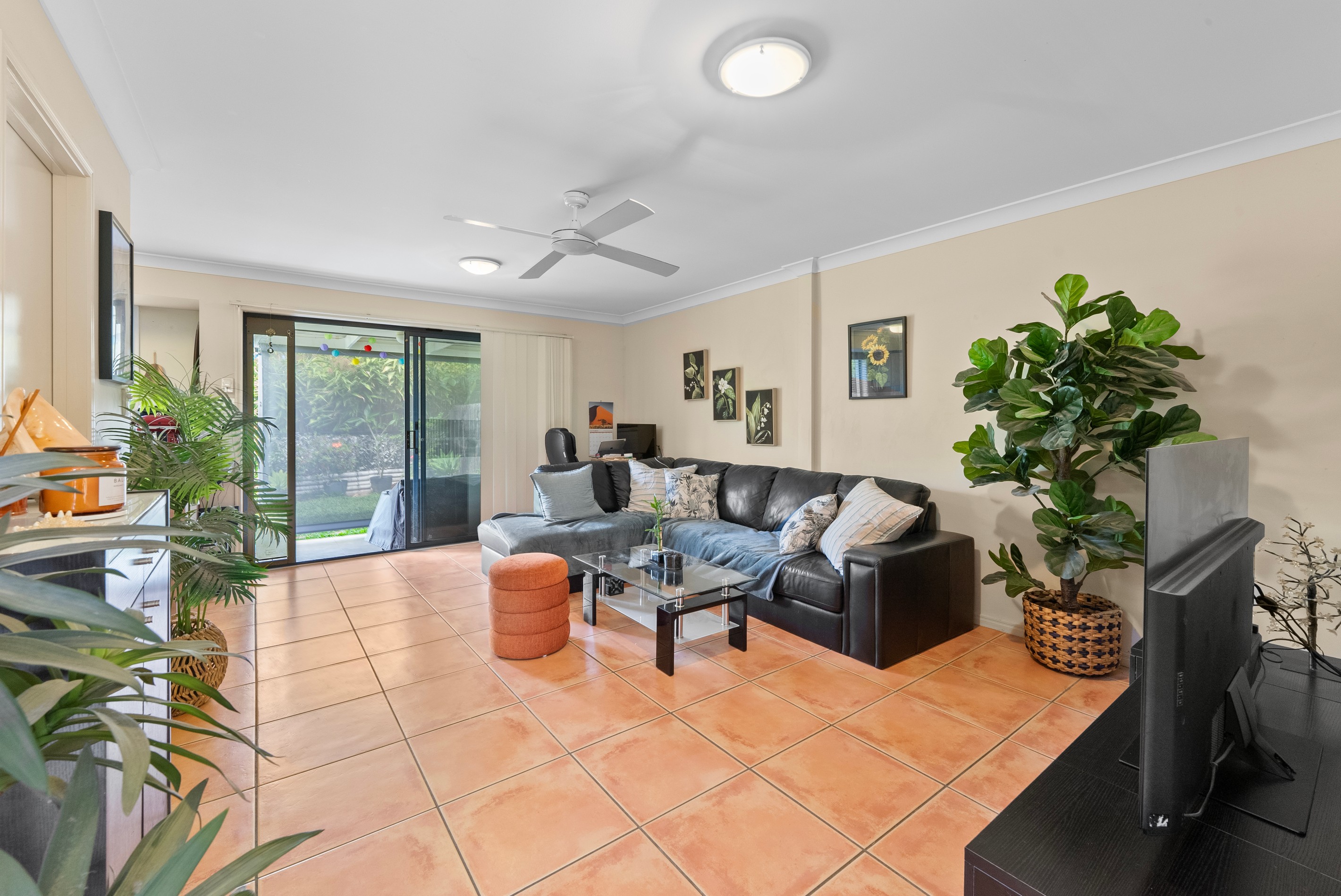 40/2 Studio Drive, Pacific Pines, QLD 4211
