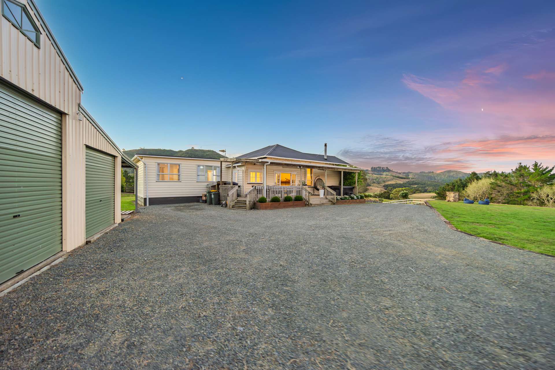 306 West Coast Road photo 29
