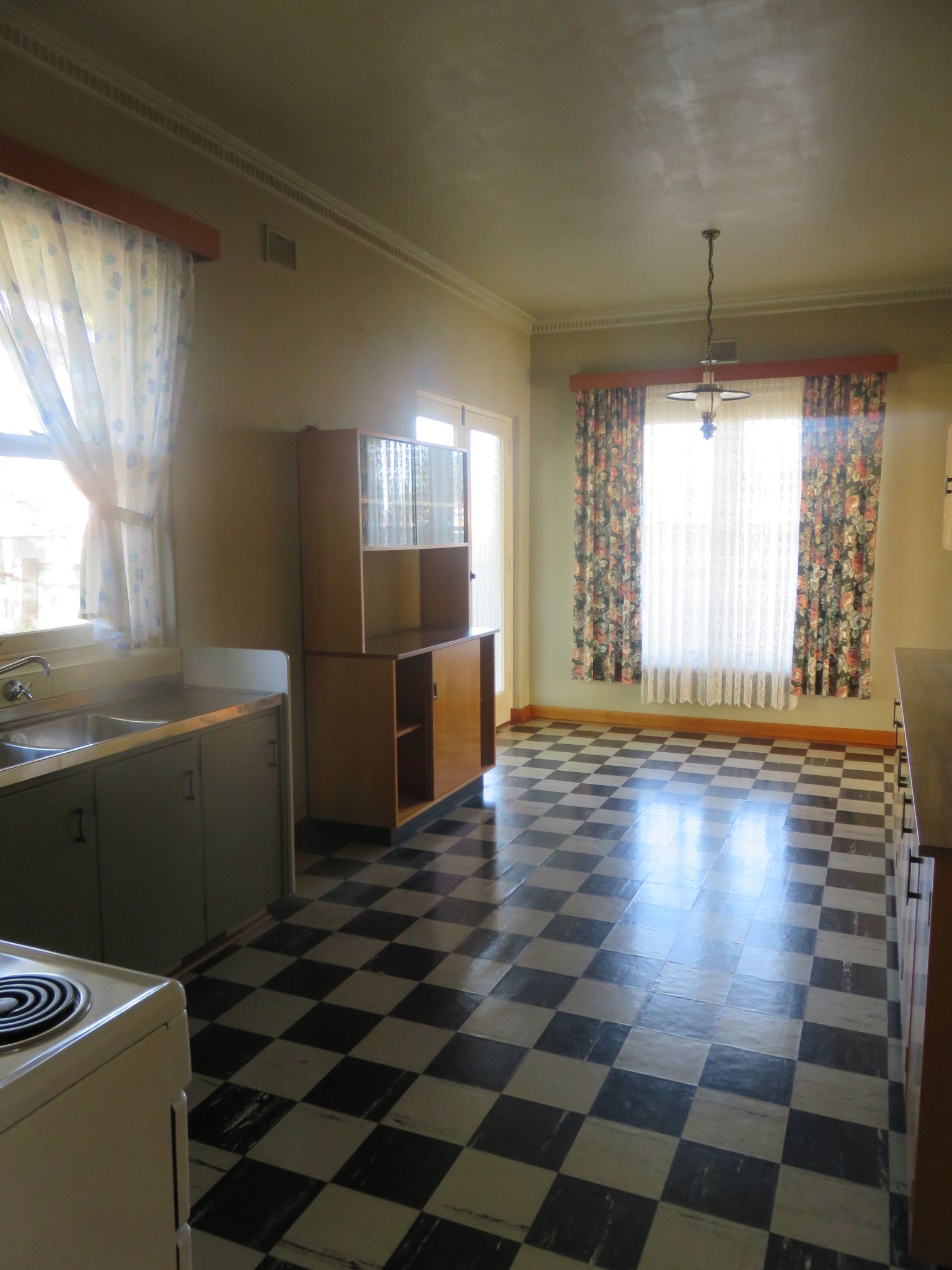 5 Golfers Avenue, Seaton, SA 5023