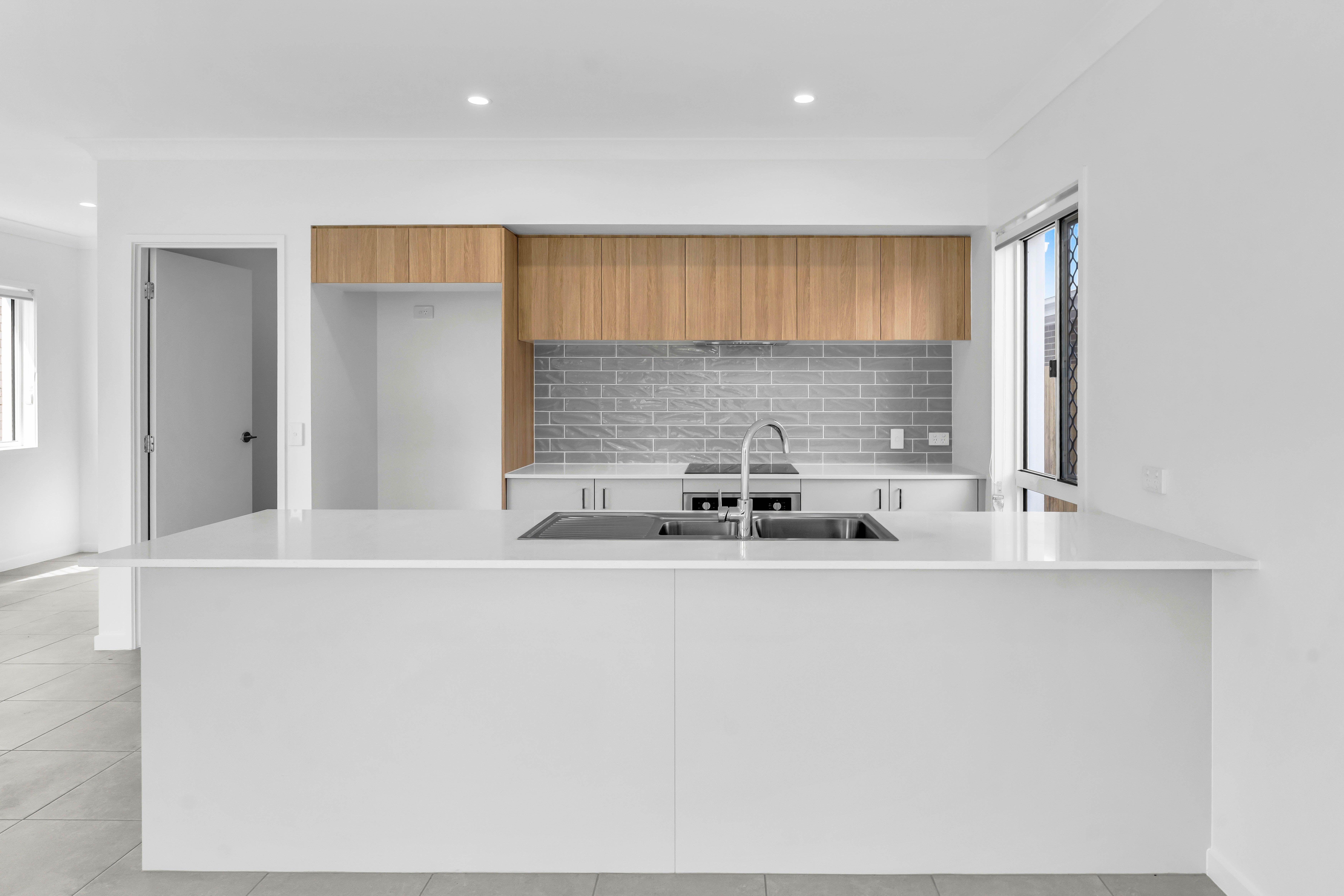 12 Alpine Street, Redland Bay, QLD 4165