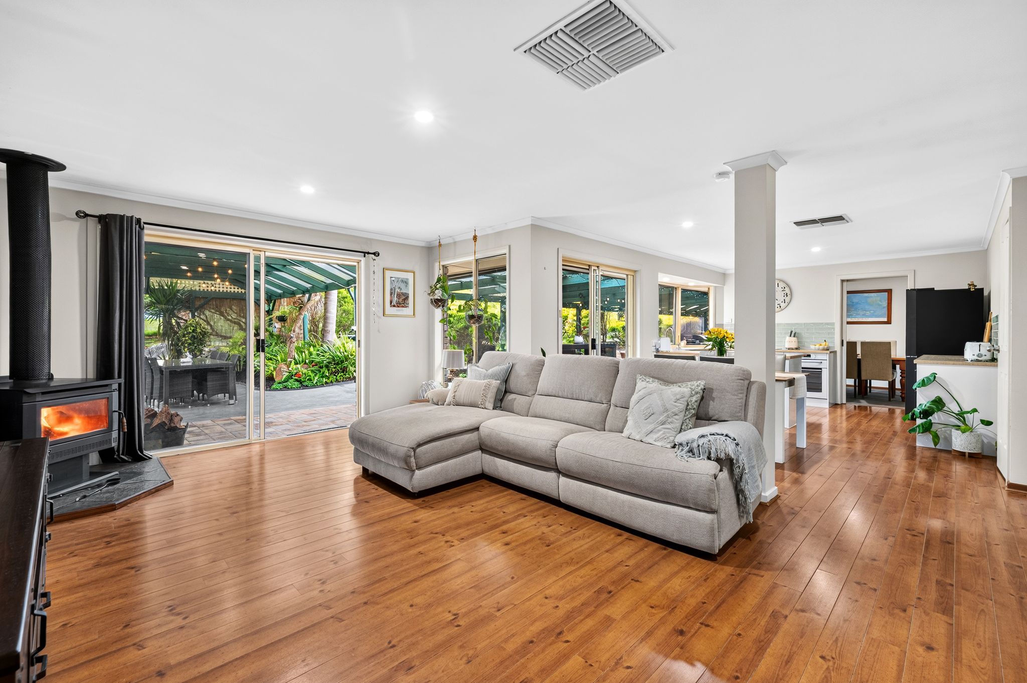 8 Rounsevell Road — photo 11 of 15