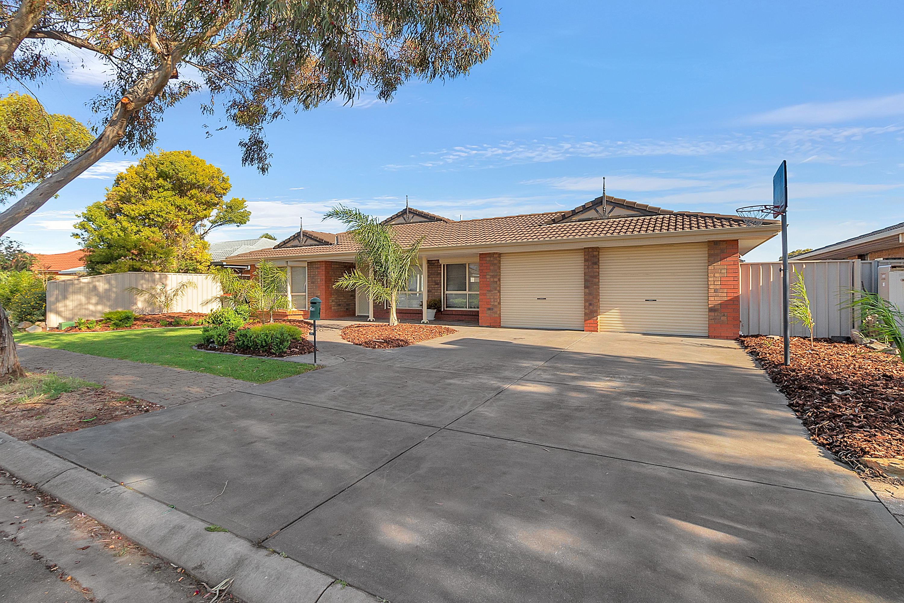 20 Lovelock Road, Parafield Gardens, SA 5107 Sold House Ray White