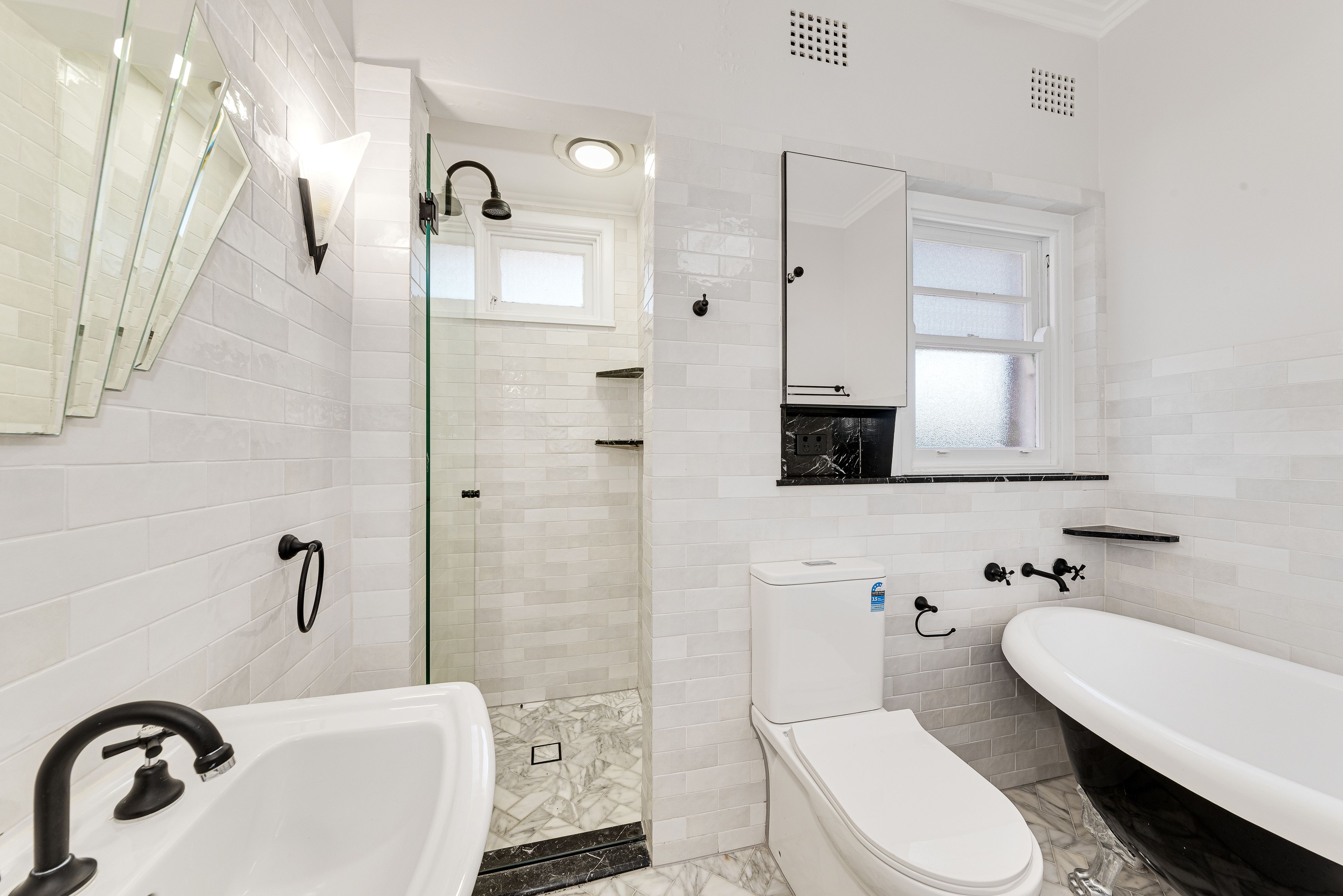 20 Aubrey Road — photo 4 of 8