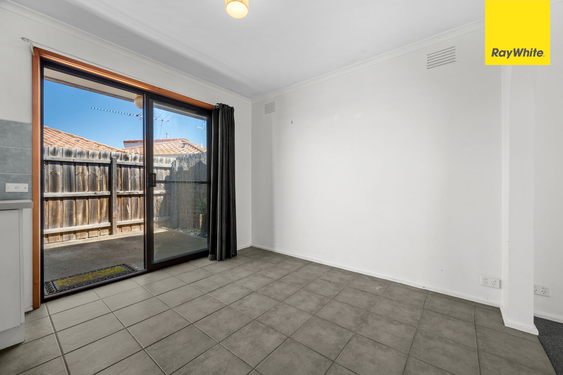 18/55-61 Barries Road — photo 5 of 20