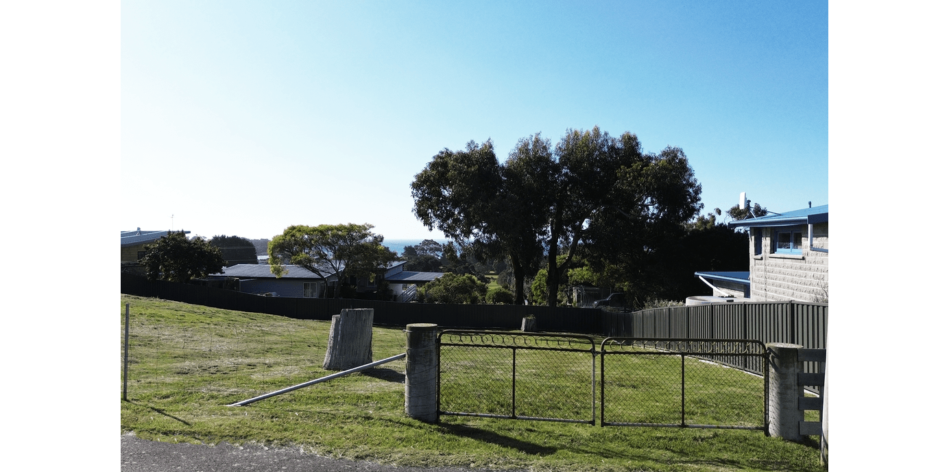 37-39 Tamar Crescent — photo 7 of 7