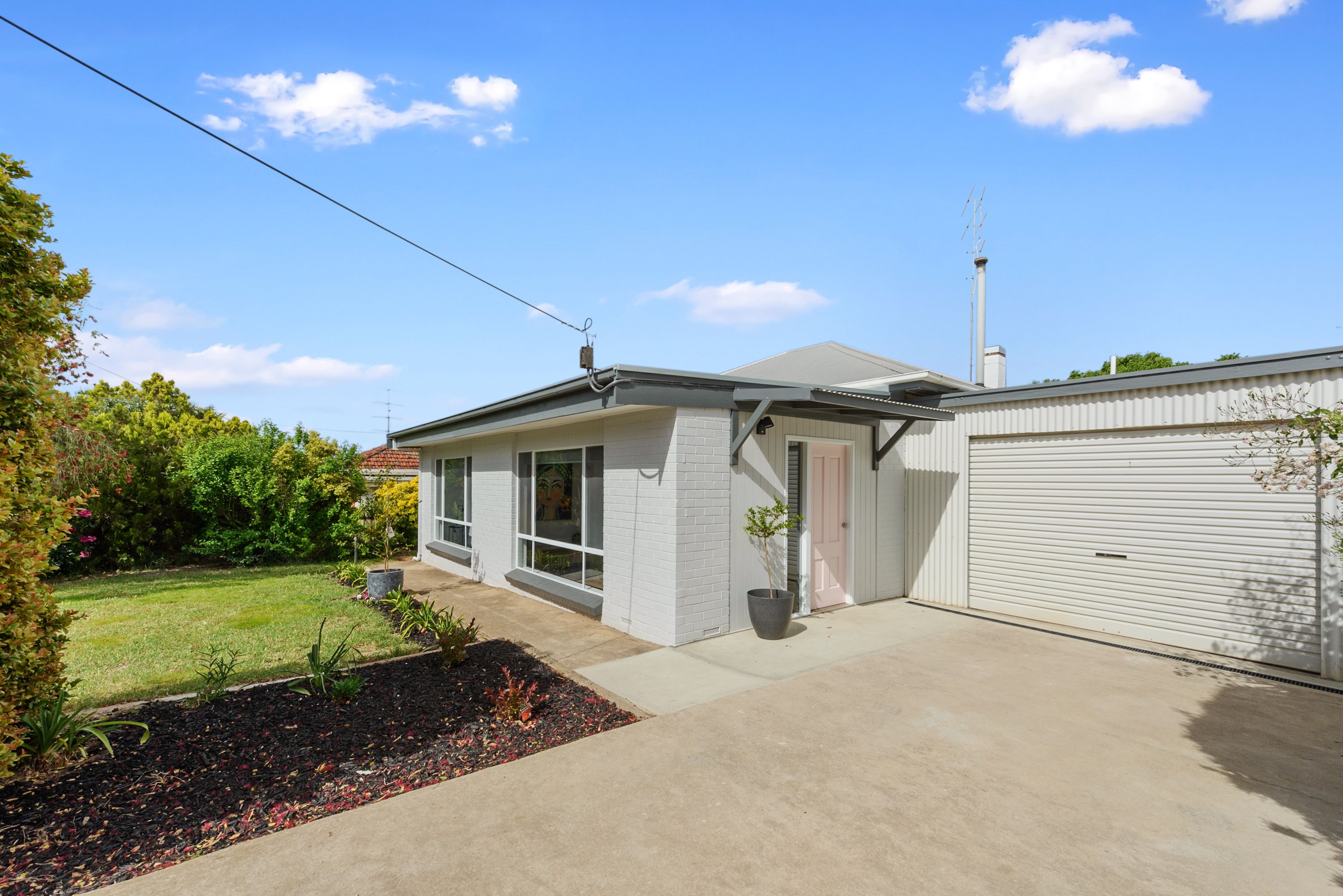 6 Sabine Street, Clare, SA 5453