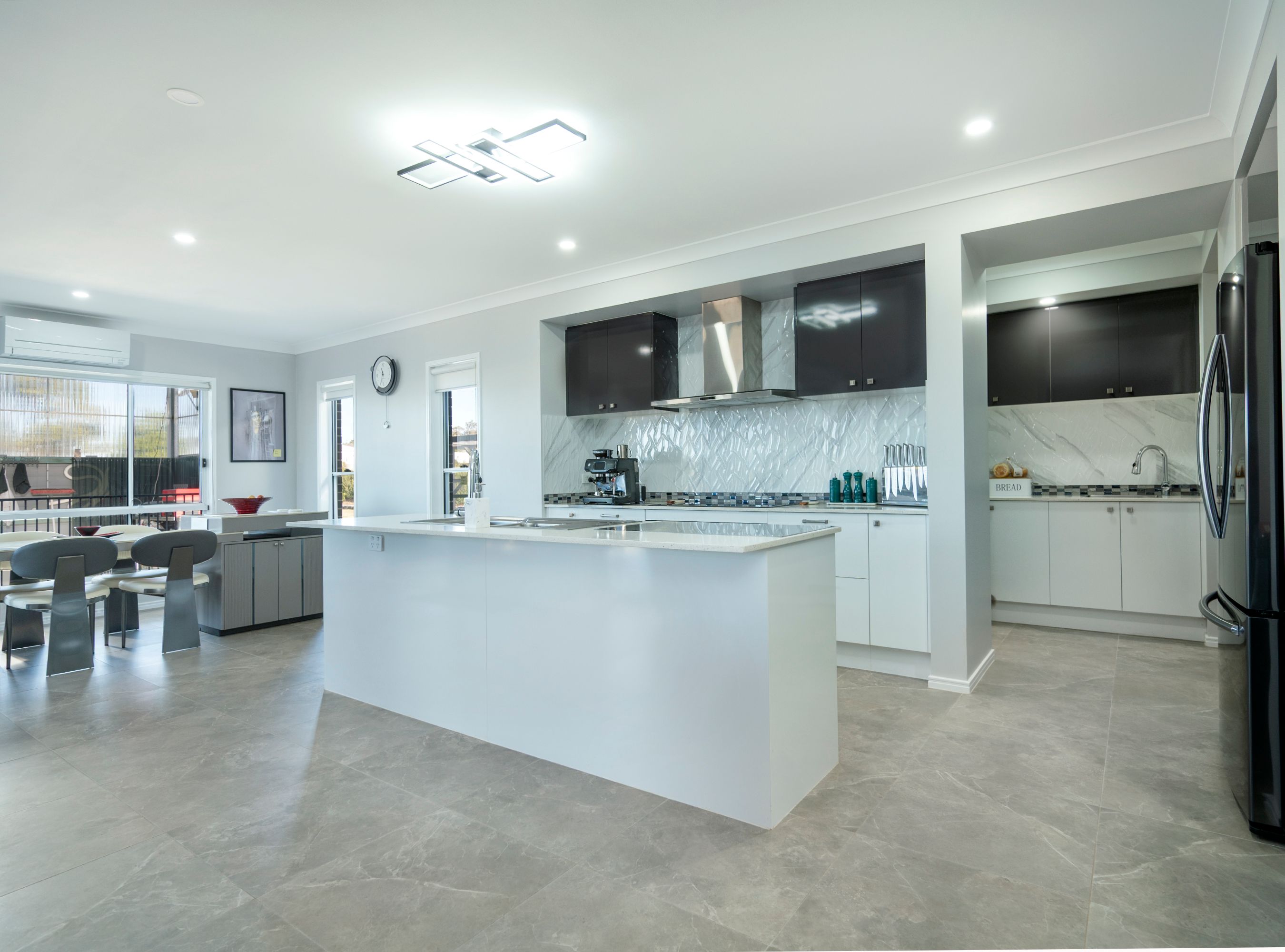 5 Daintree Crescent, Meringandan West, QLD 4352
