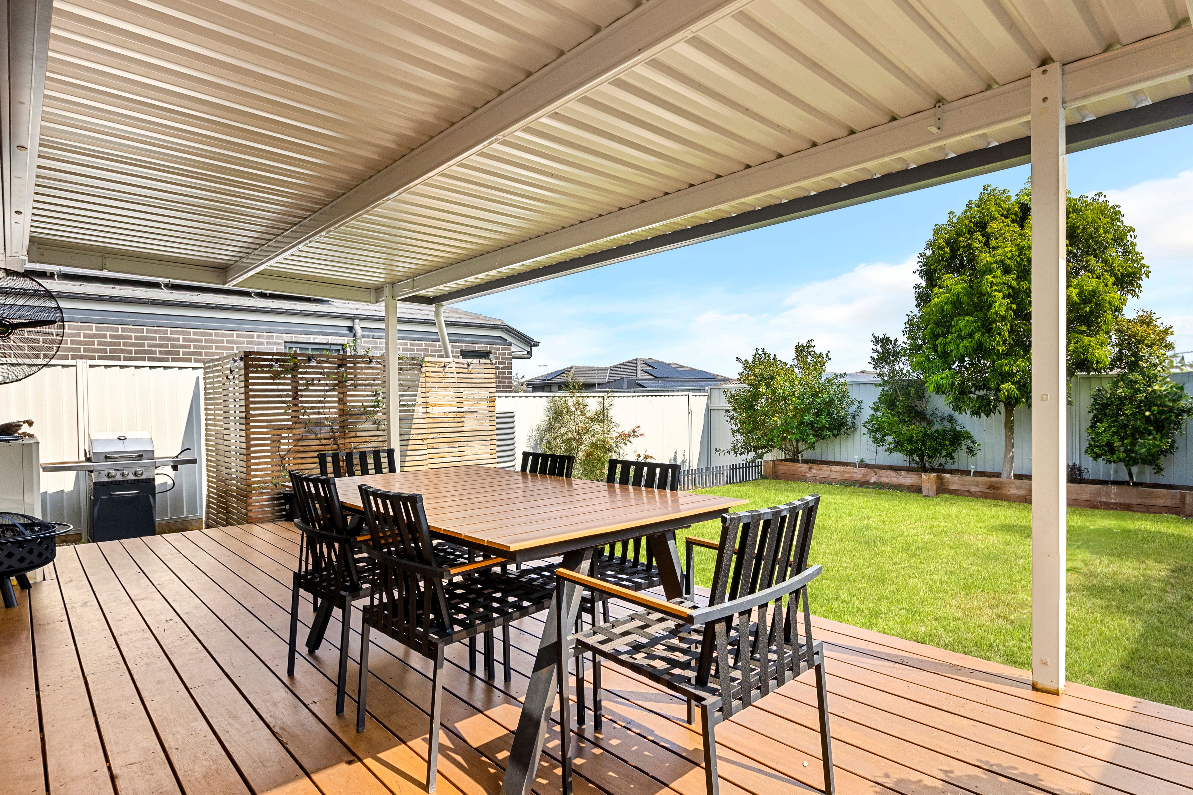 Picture Perfect, Sun-Drenched North East Facing Family Home within short proximity to Multiple Amenities! — photo 11 of 17