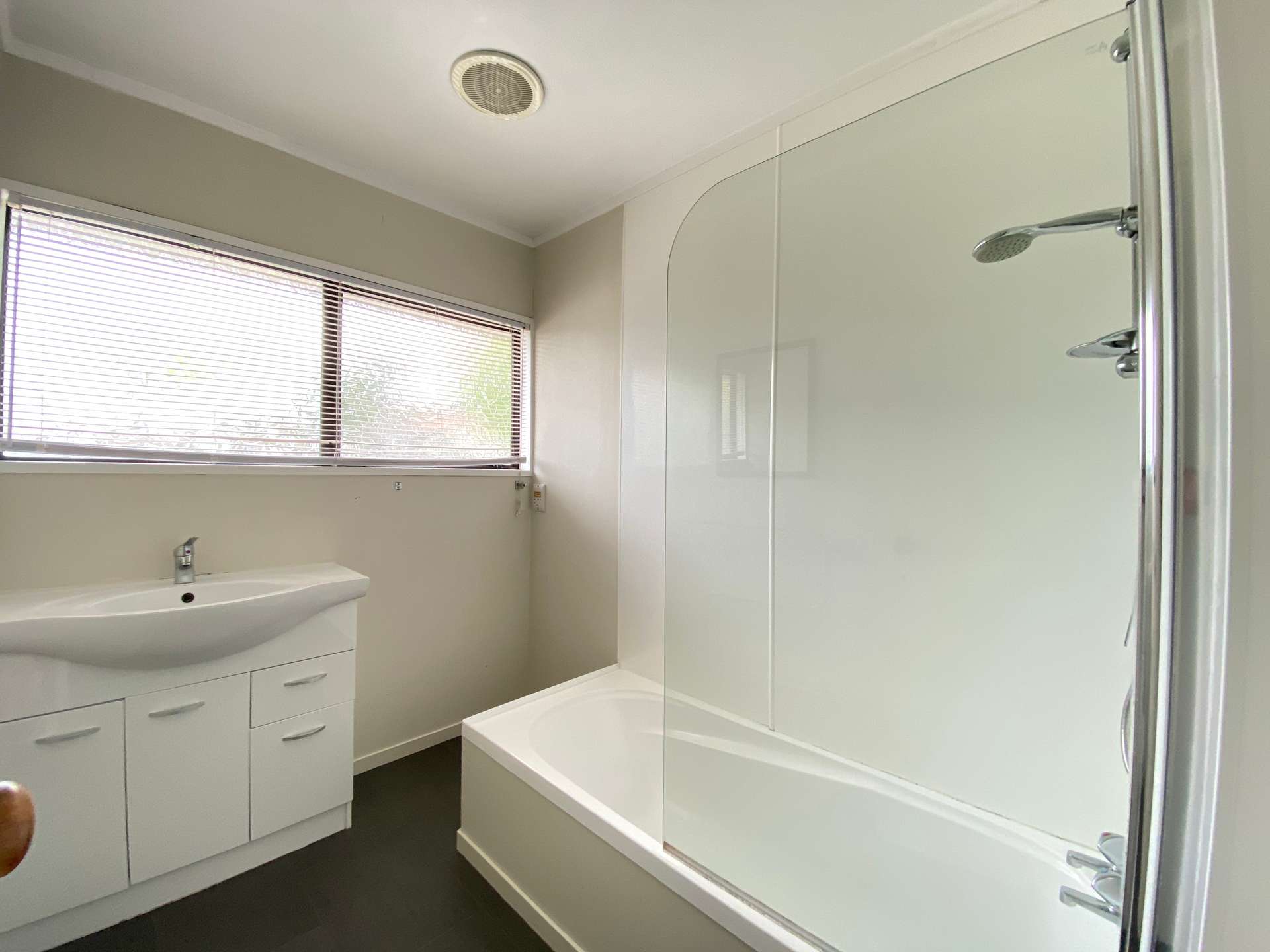 80 Totara Drive photo 5