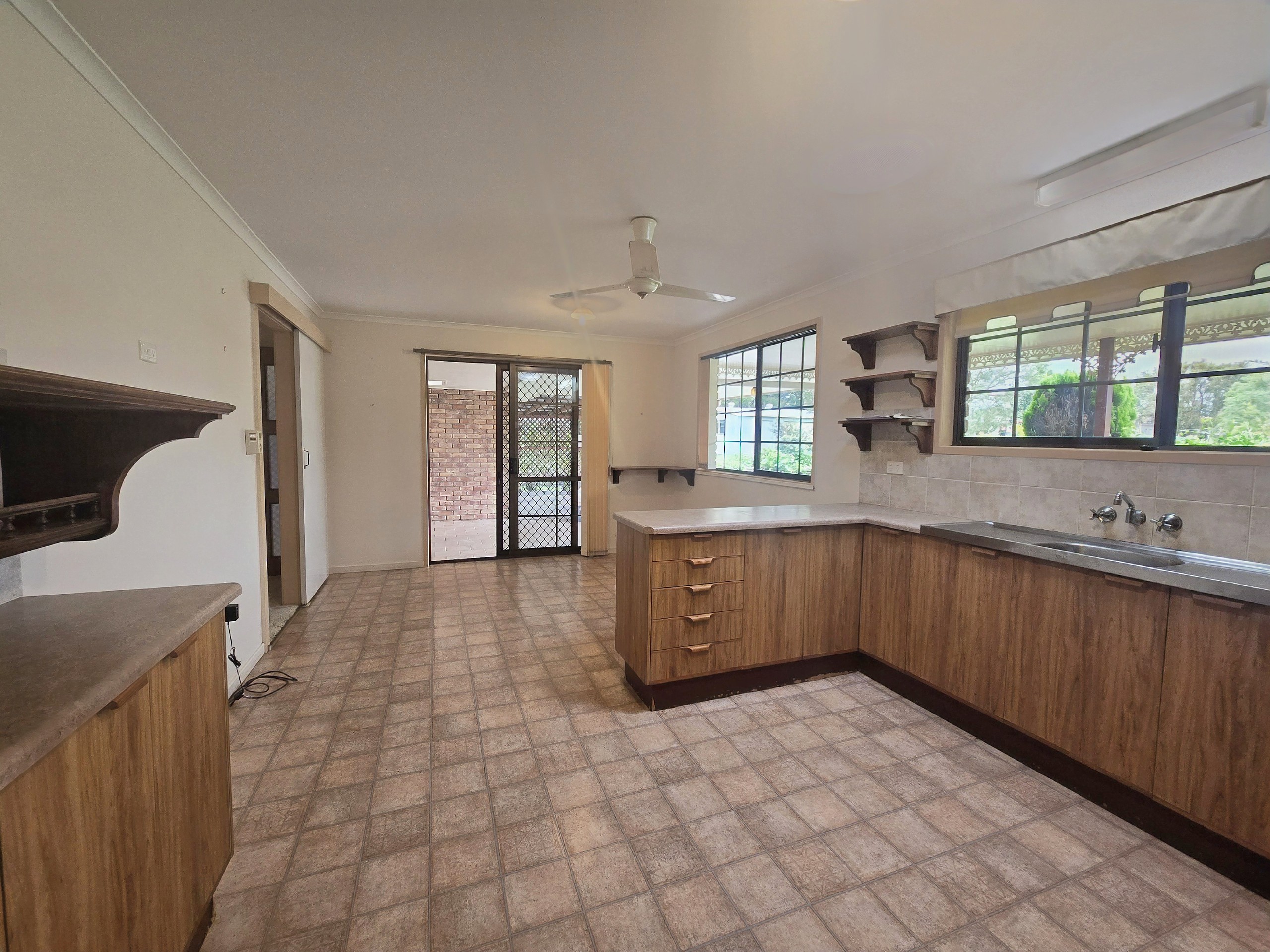 10 James Street, Crows Nest, QLD 4355