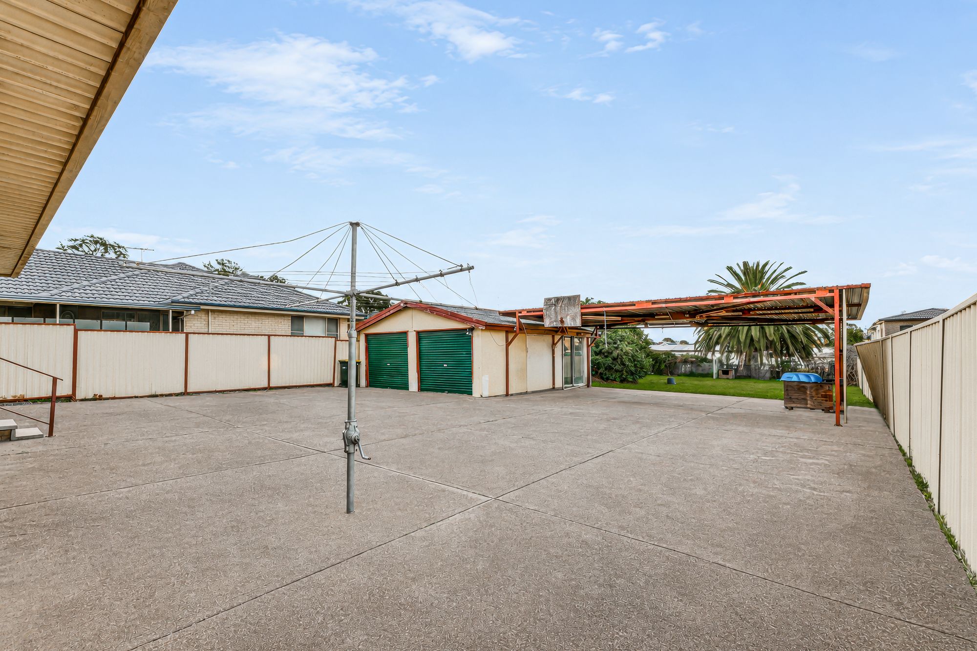 63 Canberra Street — photo 11 of 14